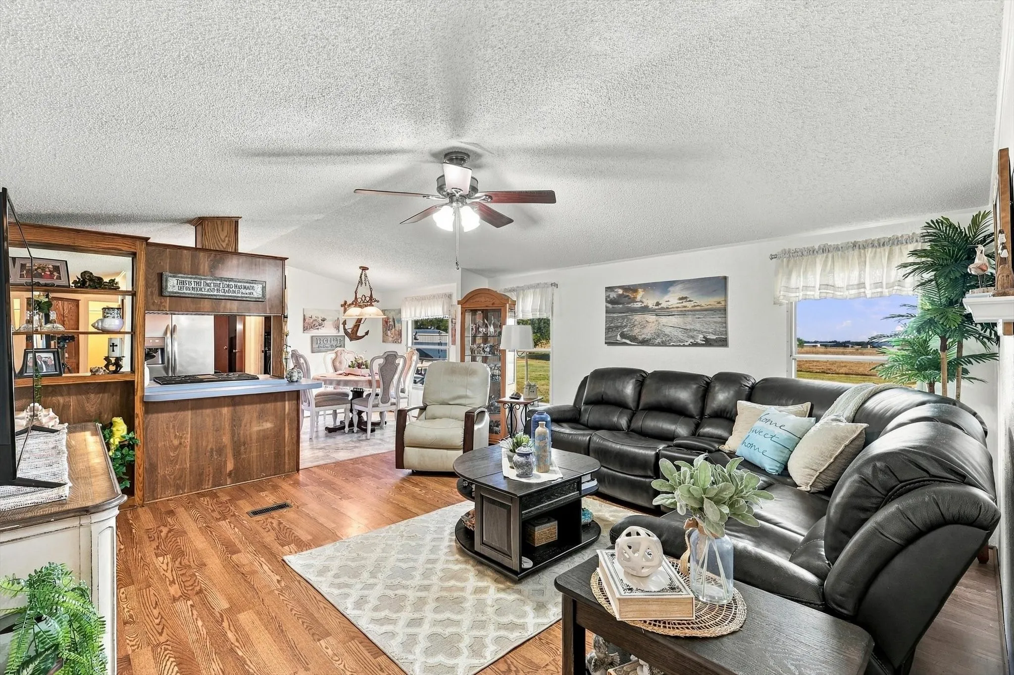 Manufactured Home For Sale in Cooke County , 934 Elm Grove Road, Valley View, Texas 76272, 3 Bedroom, 2 Bathroom, Garage spaces, 1,280 Sqft, built in 1995, mls#21387938, Real Estate Agent in Valley View, Homes For Sale in Cooke county, Homes For Sale in Valley View, Realtor in Valley View Texas, Real Estate Brokerage Independent Realty Texas, Luminita Cordes Realtor