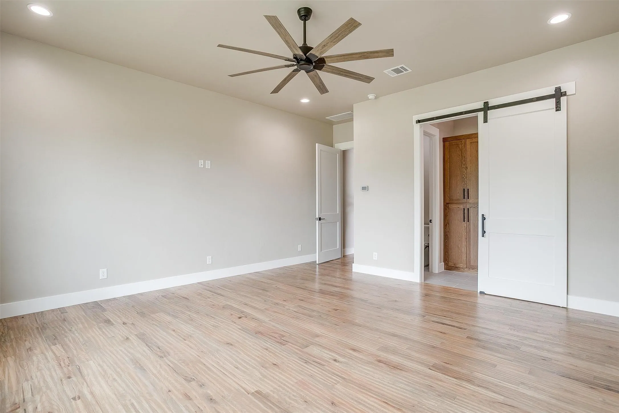 Single Family Residence For Sale in Montague County , 3019 Orchard Road, Bowie, Texas 76230, 4 Bedroom, 4 Bathroom, 2 Garage spaces, 3,480 Sqft, built in 2024, mls#21388418, Real Estate Agent in Bowie, Homes For Sale in Montague county, Homes For Sale in Bowie, Realtor in Bowie Texas, Real Estate Brokerage Independent Realty Texas, Luminita Cordes Realtor