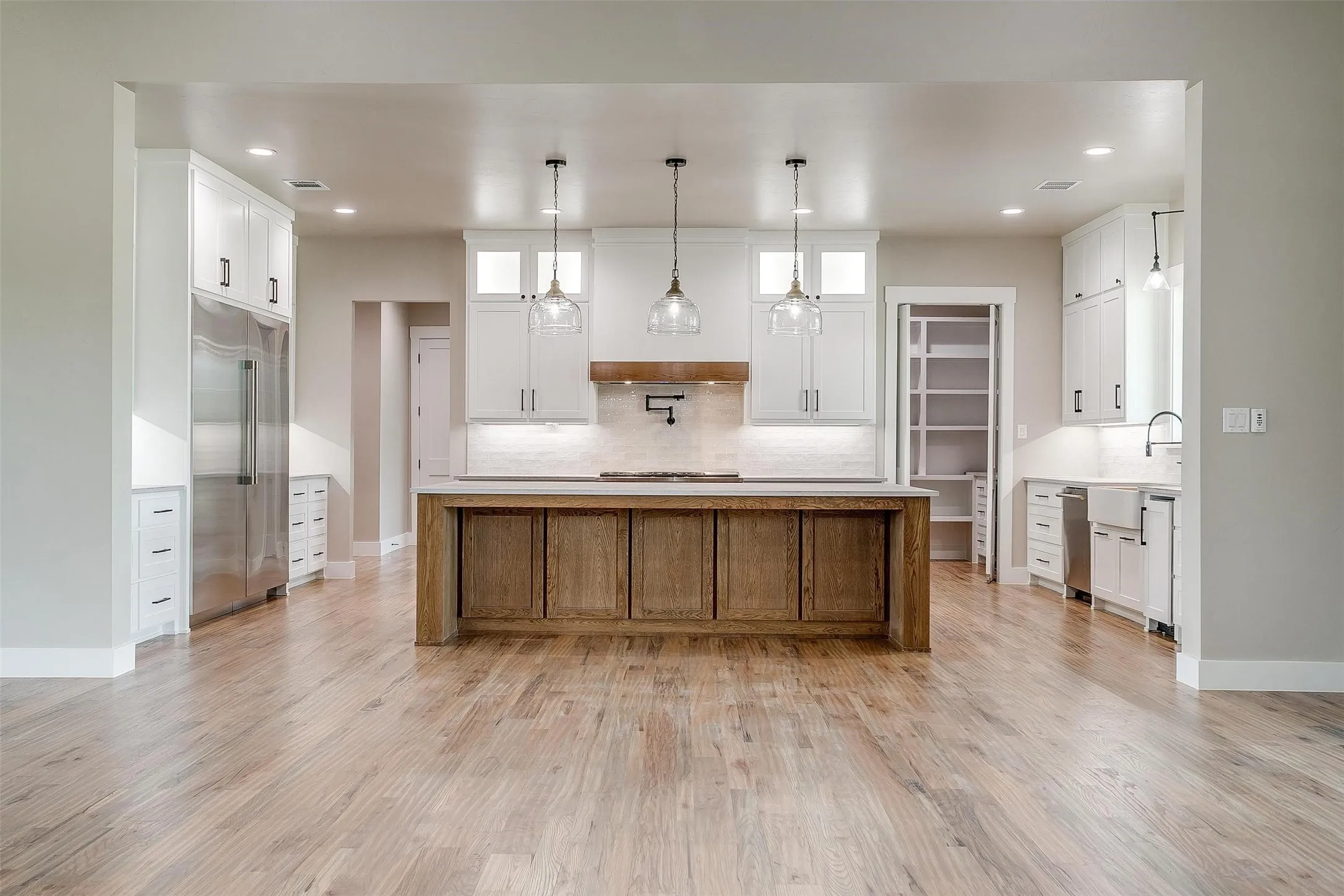 Single Family Residence For Sale in Montague County , 3019 Orchard Road, Bowie, Texas 76230, 4 Bedroom, 4 Bathroom, 2 Garage spaces, 3,480 Sqft, built in 2024, mls#21388418, Real Estate Agent in Bowie, Homes For Sale in Montague county, Homes For Sale in Bowie, Realtor in Bowie Texas, Real Estate Brokerage Independent Realty Texas, Luminita Cordes Realtor