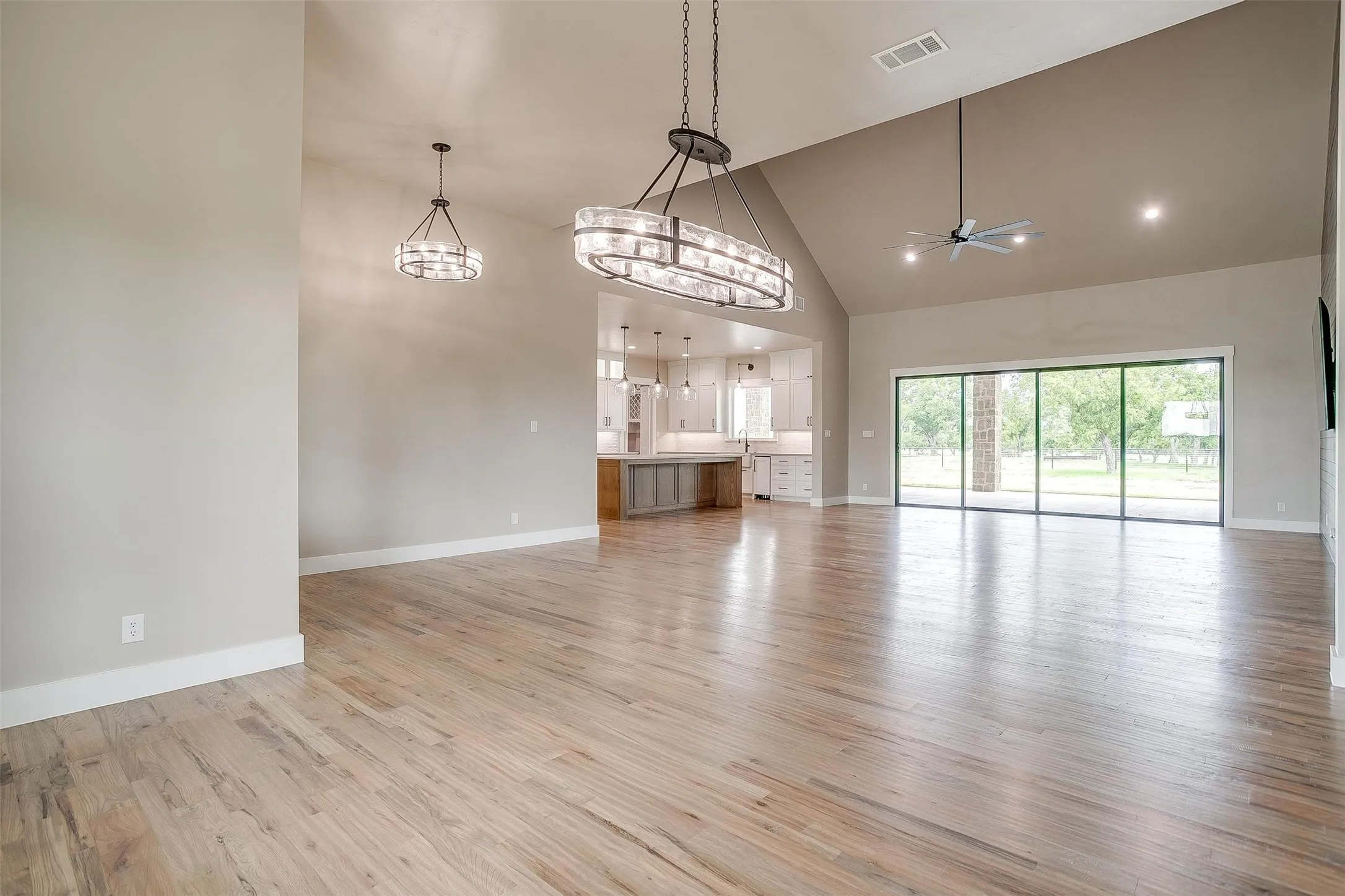 Single Family Residence For Sale in Montague County , 3019 Orchard Road, Bowie, Texas 76230, 4 Bedroom, 4 Bathroom, 2 Garage spaces, 3,480 Sqft, built in 2024, mls#21388418, Real Estate Agent in Bowie, Homes For Sale in Montague county, Homes For Sale in Bowie, Realtor in Bowie Texas, Real Estate Brokerage Independent Realty Texas, Luminita Cordes Realtor