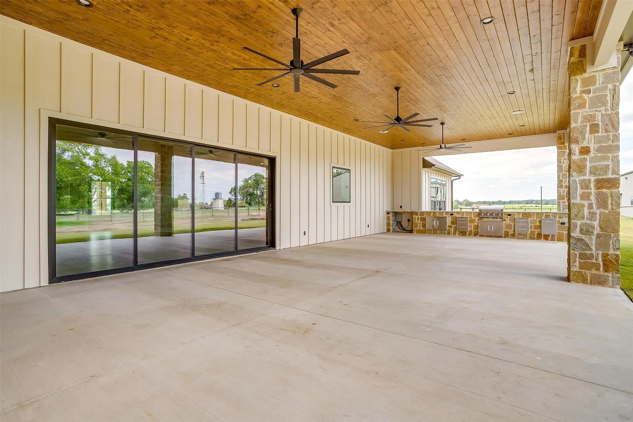 Single Family Residence For Sale in Montague County , 3019 Orchard Road, Bowie, Texas 76230, 4 Bedroom, 4 Bathroom, 2 Garage spaces, 3,480 Sqft, built in 2024, mls#21388418, Real Estate Agent in Bowie, Homes For Sale in Montague county, Homes For Sale in Bowie, Realtor in Bowie Texas, Real Estate Brokerage Independent Realty Texas, Luminita Cordes Realtor