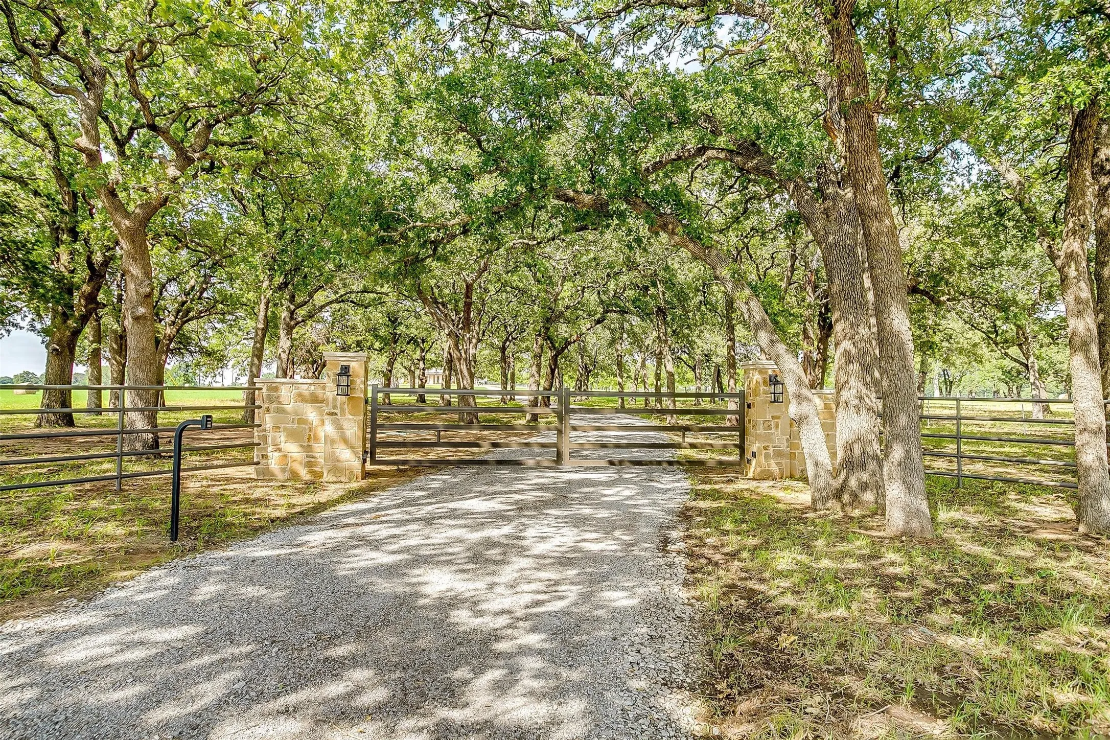 Single Family Residence For Sale in Montague County , 3019 Orchard Road, Bowie, Texas 76230, 4 Bedroom, 4 Bathroom, 2 Garage spaces, 3,480 Sqft, built in 2024, mls#21388418, Real Estate Agent in Bowie, Homes For Sale in Montague county, Homes For Sale in Bowie, Realtor in Bowie Texas, Real Estate Brokerage Independent Realty Texas, Luminita Cordes Realtor