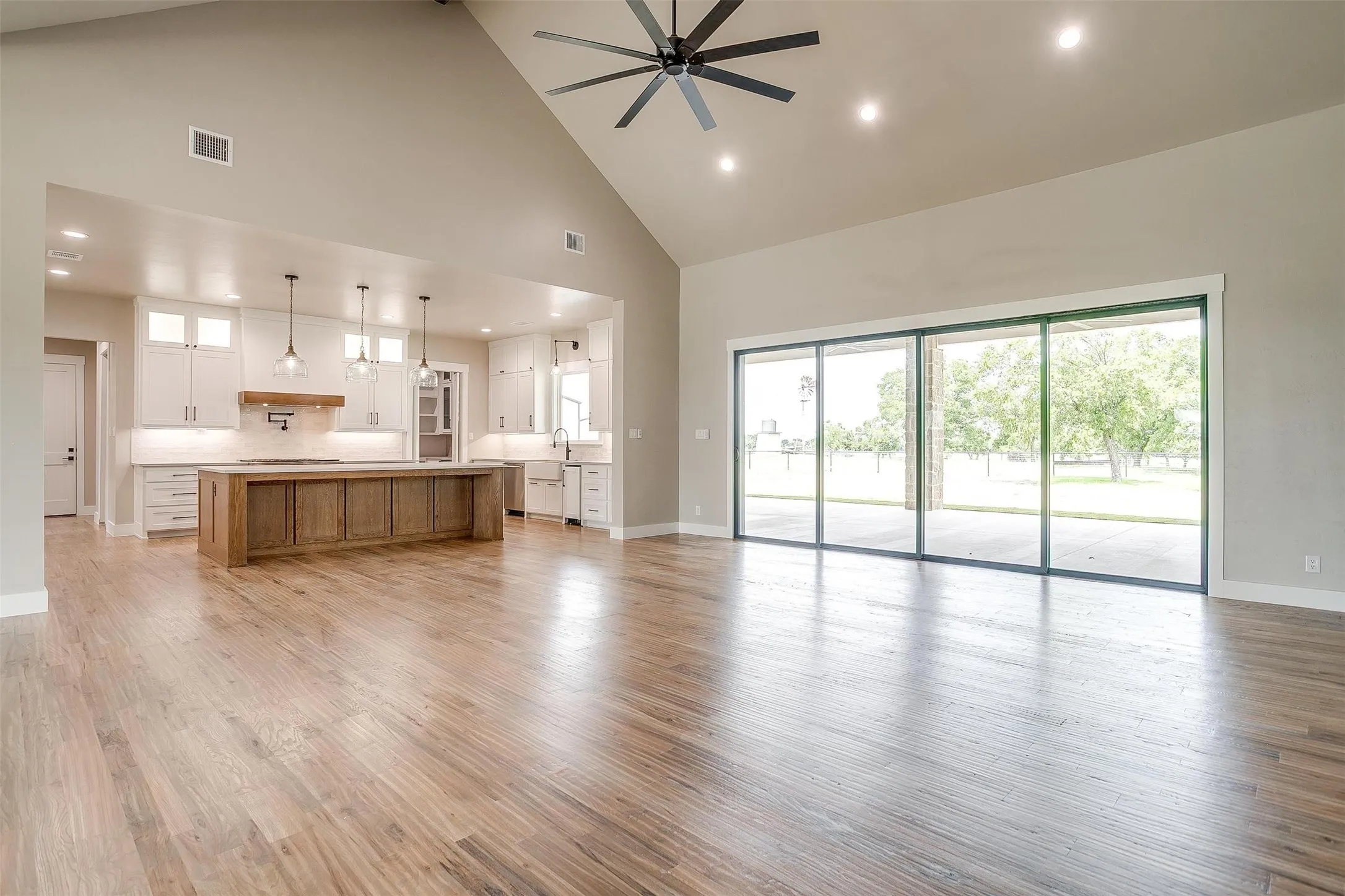 Single Family Residence For Sale in Montague County , 3019 Orchard Road, Bowie, Texas 76230, 4 Bedroom, 4 Bathroom, 2 Garage spaces, 3,480 Sqft, built in 2024, mls#21388418, Real Estate Agent in Bowie, Homes For Sale in Montague county, Homes For Sale in Bowie, Realtor in Bowie Texas, Real Estate Brokerage Independent Realty Texas, Luminita Cordes Realtor