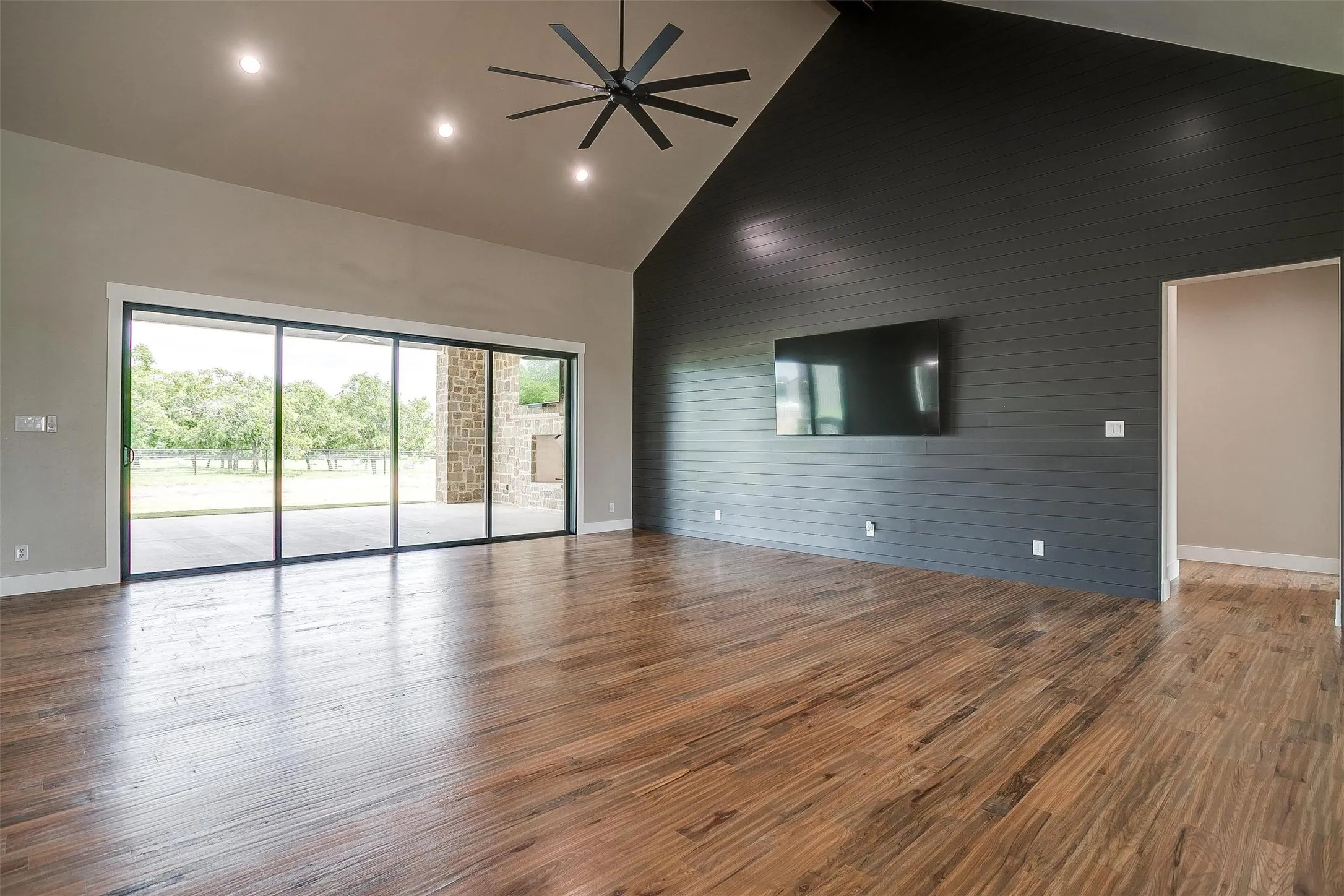 Single Family Residence For Sale in Montague County , 3019 Orchard Road, Bowie, Texas 76230, 4 Bedroom, 4 Bathroom, 2 Garage spaces, 3,480 Sqft, built in 2024, mls#21388418, Real Estate Agent in Bowie, Homes For Sale in Montague county, Homes For Sale in Bowie, Realtor in Bowie Texas, Real Estate Brokerage Independent Realty Texas, Luminita Cordes Realtor