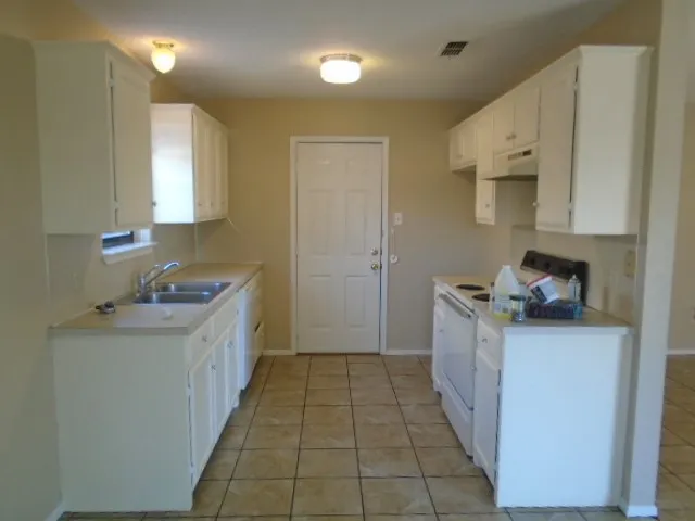 Single Family Residence For Rent in Taylor County , 3910 Trinity Lane, Abilene, Texas 79602, 3 Bedroom, 2 Bathroom, 2 Garage spaces, 1,198 Sqft, built in 1994, mls#21388431, Real Estate Agent in Abilene, Homes For Rent in Taylor county, Homes For Rent in Abilene, Realtor in Abilene Texas, Real Estate Brokerage Independent Realty Texas, Luminita Cordes Realtor