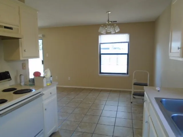 Single Family Residence For Rent in Taylor County , 3910 Trinity Lane, Abilene, Texas 79602, 3 Bedroom, 2 Bathroom, 2 Garage spaces, 1,198 Sqft, built in 1994, mls#21388431, Real Estate Agent in Abilene, Homes For Rent in Taylor county, Homes For Rent in Abilene, Realtor in Abilene Texas, Real Estate Brokerage Independent Realty Texas, Luminita Cordes Realtor