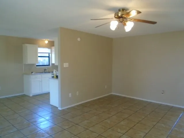 Single Family Residence For Rent in Taylor County , 3910 Trinity Lane, Abilene, Texas 79602, 3 Bedroom, 2 Bathroom, 2 Garage spaces, 1,198 Sqft, built in 1994, mls#21388431, Real Estate Agent in Abilene, Homes For Rent in Taylor county, Homes For Rent in Abilene, Realtor in Abilene Texas, Real Estate Brokerage Independent Realty Texas, Luminita Cordes Realtor