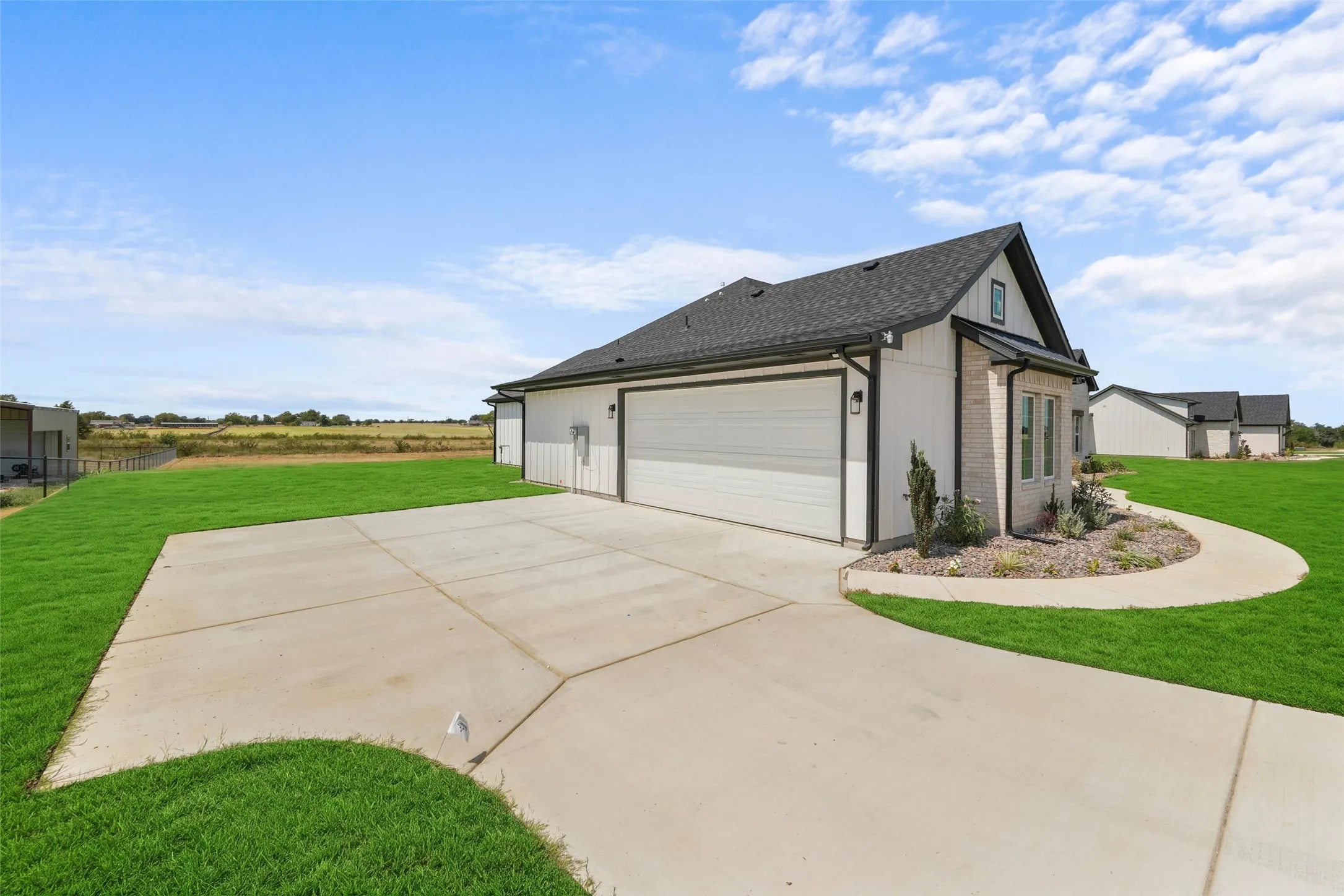 Single Family Residence For Sale in Grayson County , 1054 Dixie Estates Way, Whitesboro, Texas 76273, 4 Bedroom, 4 Bathroom, 2 Garage spaces, 2,870 Sqft, built in 2026, mls#21388415, Real Estate Agent in Whitesboro, Homes For Sale in Grayson county, Homes For Sale in Whitesboro, Realtor in Whitesboro Texas, Real Estate Brokerage Independent Realty Texas, Luminita Cordes Realtor