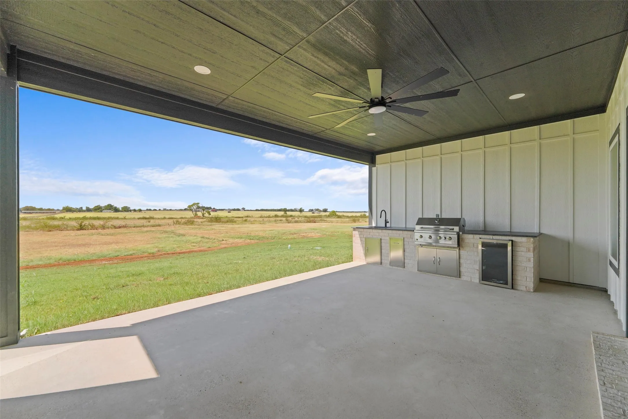 Single Family Residence For Sale in Grayson County , 1054 Dixie Estates Way, Whitesboro, Texas 76273, 4 Bedroom, 4 Bathroom, 2 Garage spaces, 2,870 Sqft, built in 2026, mls#21388415, Real Estate Agent in Whitesboro, Homes For Sale in Grayson county, Homes For Sale in Whitesboro, Realtor in Whitesboro Texas, Real Estate Brokerage Independent Realty Texas, Luminita Cordes Realtor
