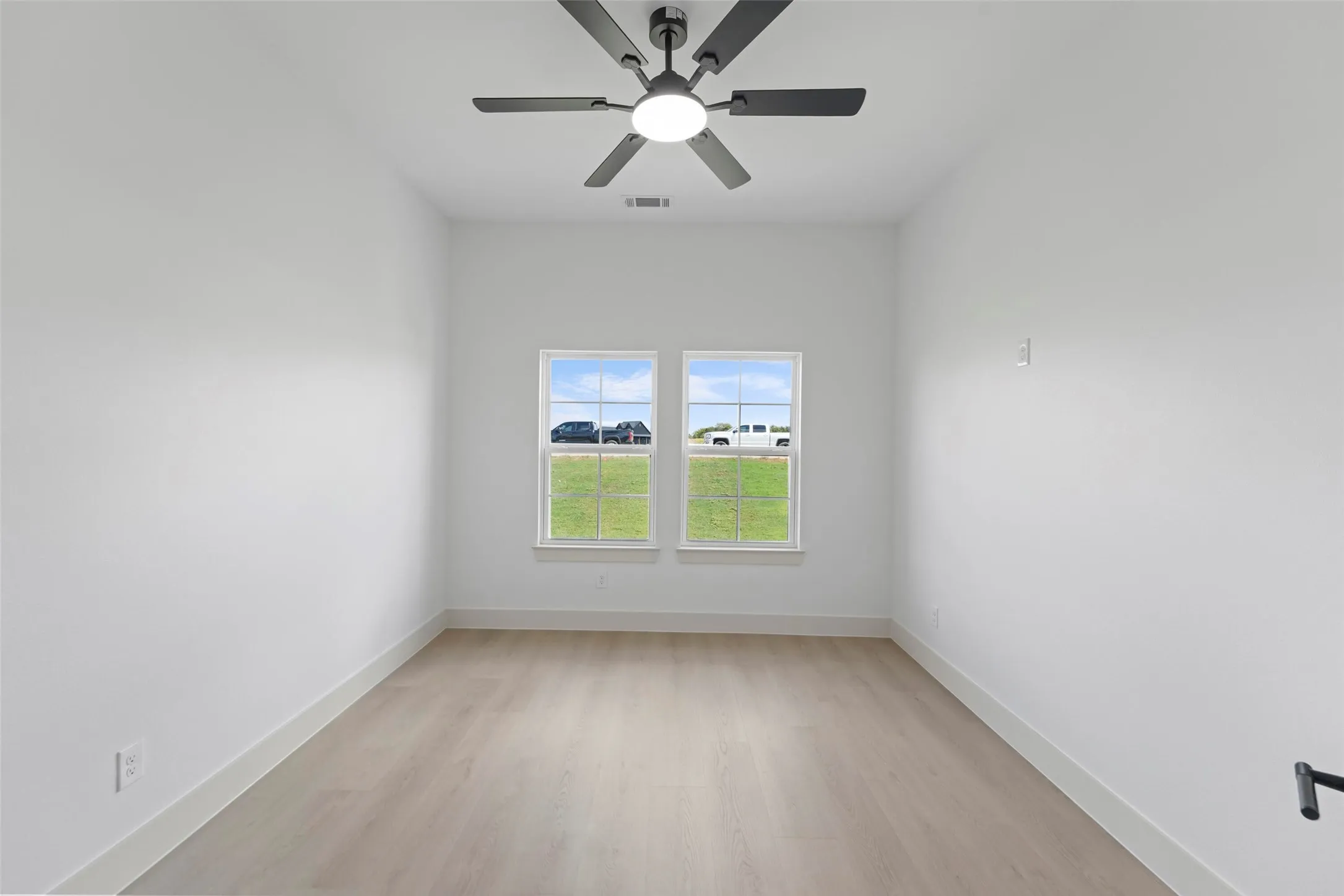 Single Family Residence For Sale in Grayson County , 1054 Dixie Estates Way, Whitesboro, Texas 76273, 4 Bedroom, 4 Bathroom, 2 Garage spaces, 2,870 Sqft, built in 2026, mls#21388415, Real Estate Agent in Whitesboro, Homes For Sale in Grayson county, Homes For Sale in Whitesboro, Realtor in Whitesboro Texas, Real Estate Brokerage Independent Realty Texas, Luminita Cordes Realtor