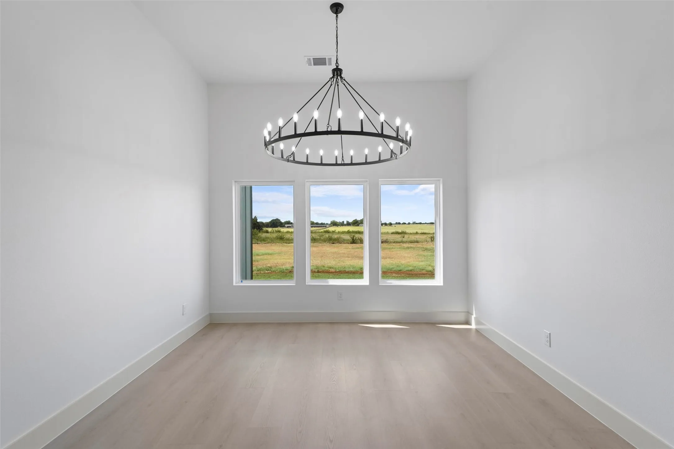 Single Family Residence For Sale in Grayson County , 1054 Dixie Estates Way, Whitesboro, Texas 76273, 4 Bedroom, 4 Bathroom, 2 Garage spaces, 2,870 Sqft, built in 2026, mls#21388415, Real Estate Agent in Whitesboro, Homes For Sale in Grayson county, Homes For Sale in Whitesboro, Realtor in Whitesboro Texas, Real Estate Brokerage Independent Realty Texas, Luminita Cordes Realtor