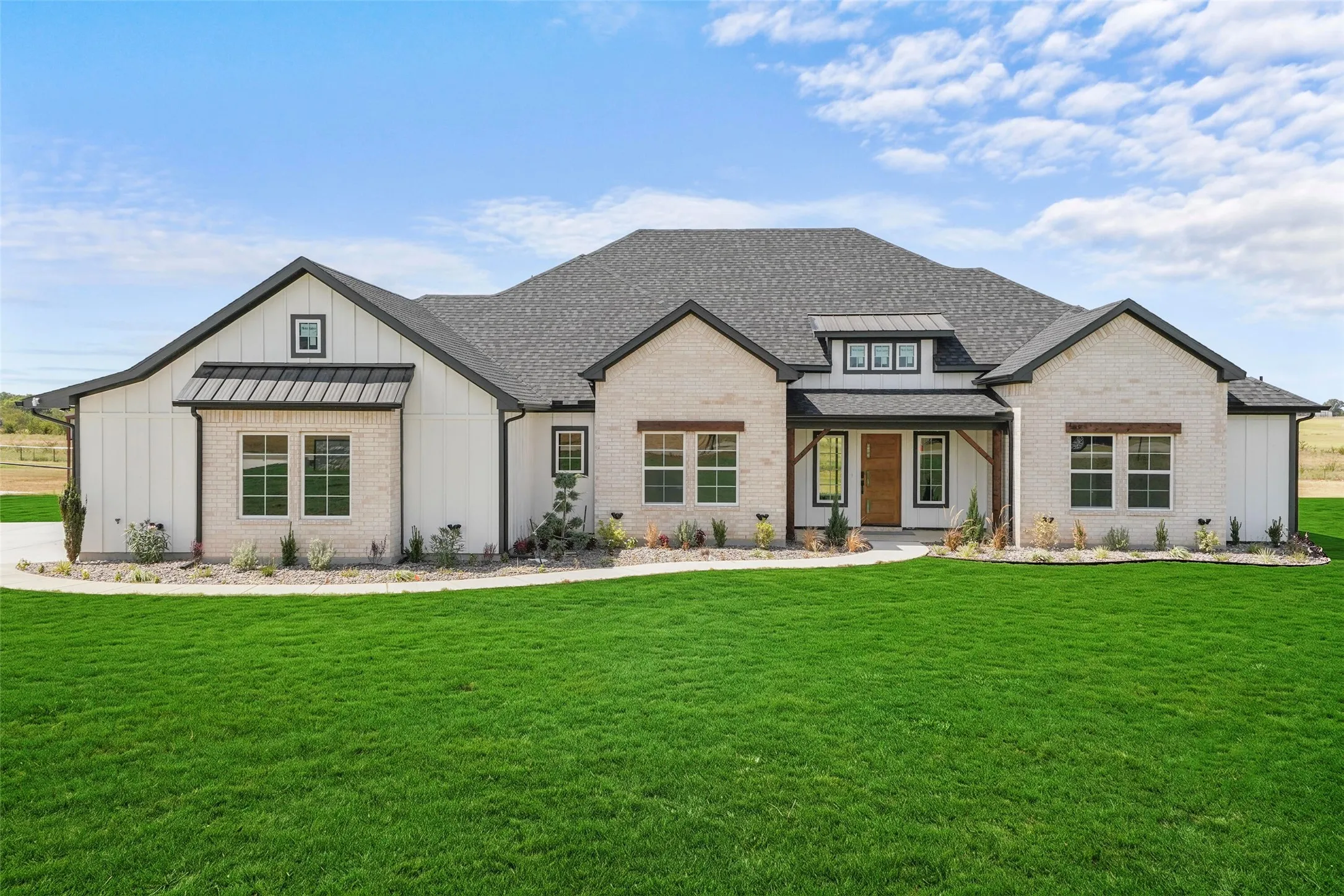 Single Family Residence For Sale in Grayson County , 1054 Dixie Estates Way, Whitesboro, Texas 76273, 4 Bedroom, 4 Bathroom, 2 Garage spaces, 2,870 Sqft, built in 2026, mls#21388415, Real Estate Agent in Whitesboro, Homes For Sale in Grayson county, Homes For Sale in Whitesboro, Realtor in Whitesboro Texas, Real Estate Brokerage Independent Realty Texas, Luminita Cordes Realtor