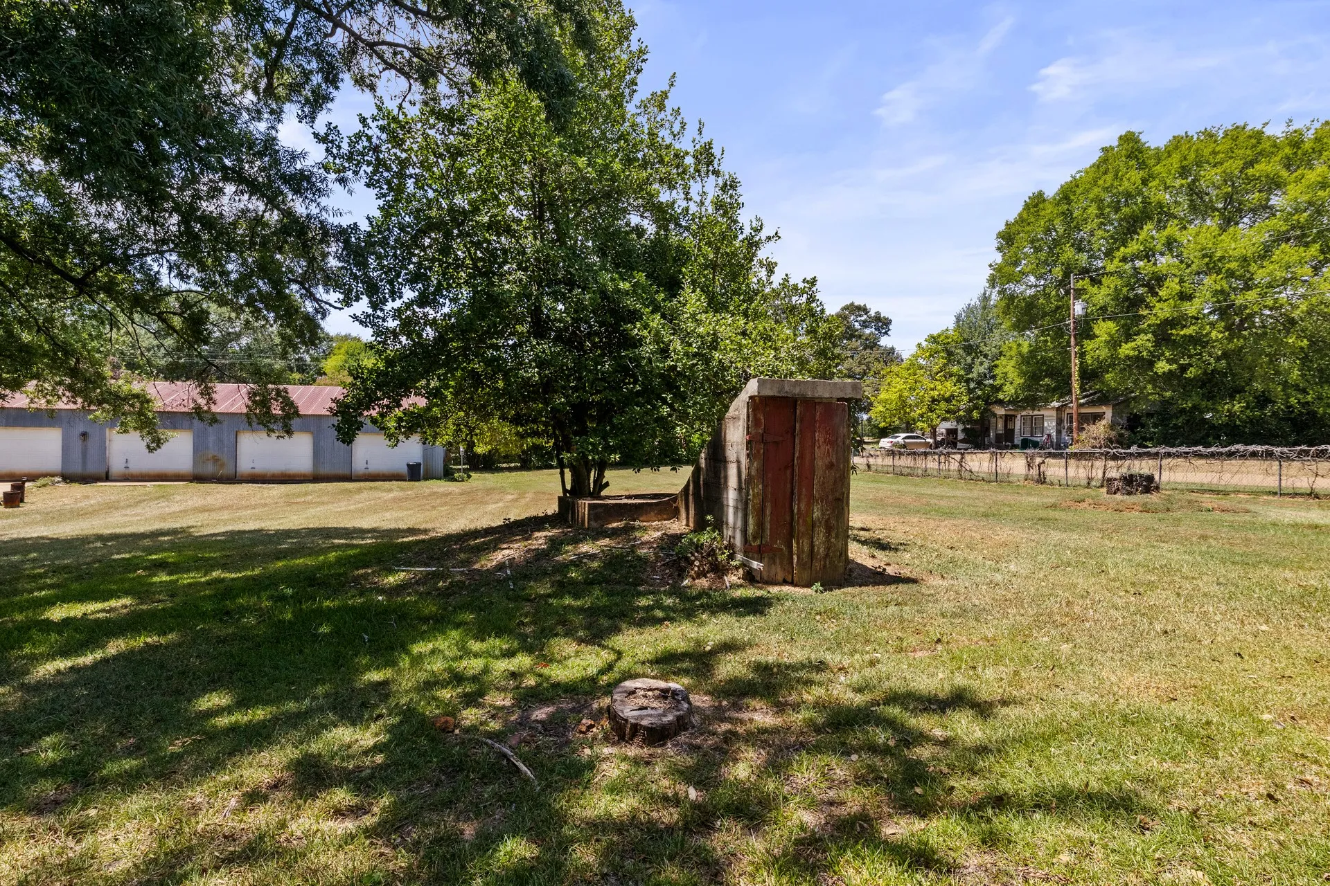 Single Family Residence For Sale in Cass County , 411 ELLIS, Hughes Springs, Texas 75656, 3 Bedroom, 1 Bathroom, Garage spaces, 1,786 Sqft, built in 1955, mls#21388412, Real Estate Agent in Hughes Springs, Homes For Sale in Cass county, Homes For Sale in Hughes Springs, Realtor in Hughes Springs Texas, Real Estate Brokerage Independent Realty Texas, Luminita Cordes Realtor