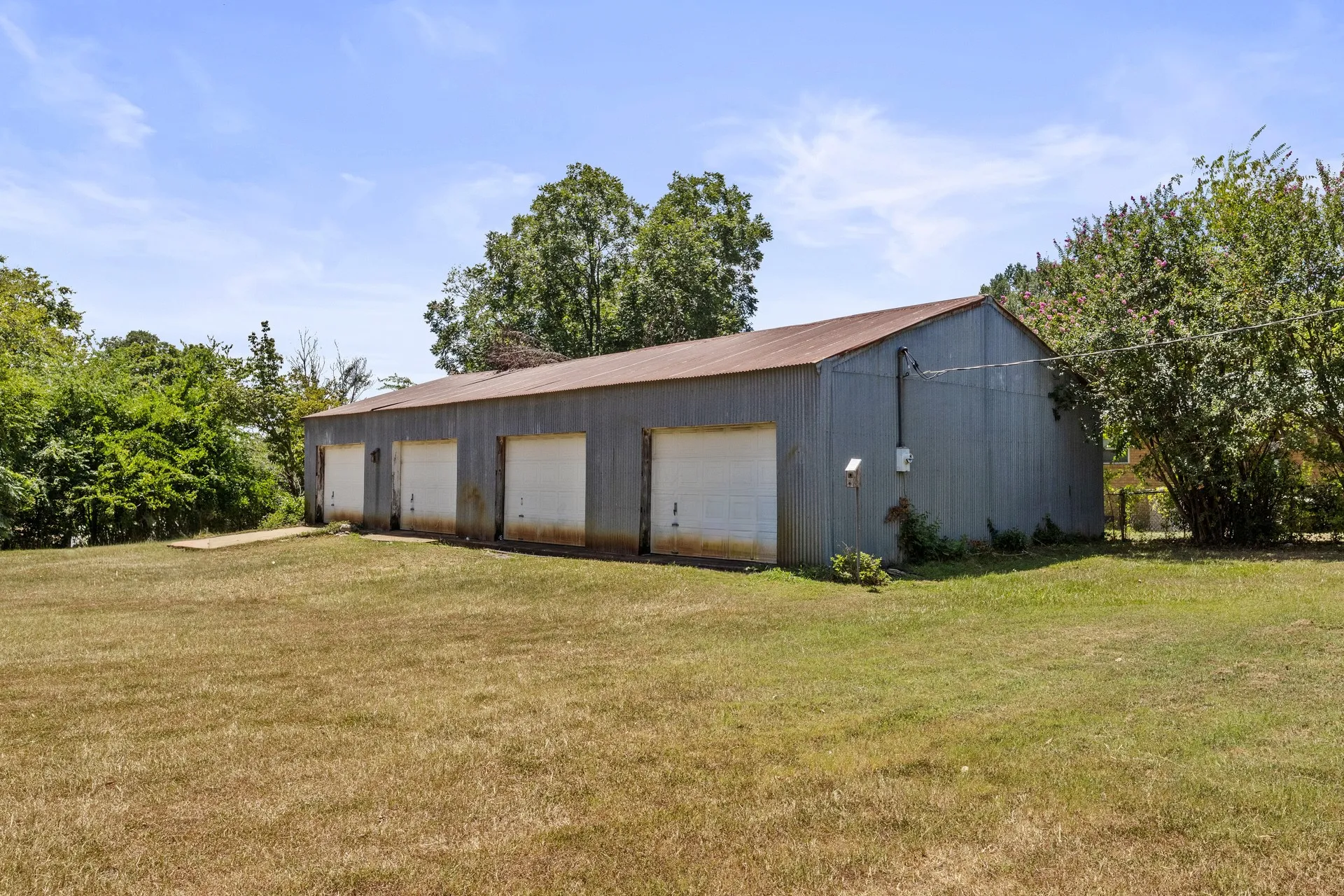 Single Family Residence For Sale in Cass County , 411 ELLIS, Hughes Springs, Texas 75656, 3 Bedroom, 1 Bathroom, Garage spaces, 1,786 Sqft, built in 1955, mls#21388412, Real Estate Agent in Hughes Springs, Homes For Sale in Cass county, Homes For Sale in Hughes Springs, Realtor in Hughes Springs Texas, Real Estate Brokerage Independent Realty Texas, Luminita Cordes Realtor