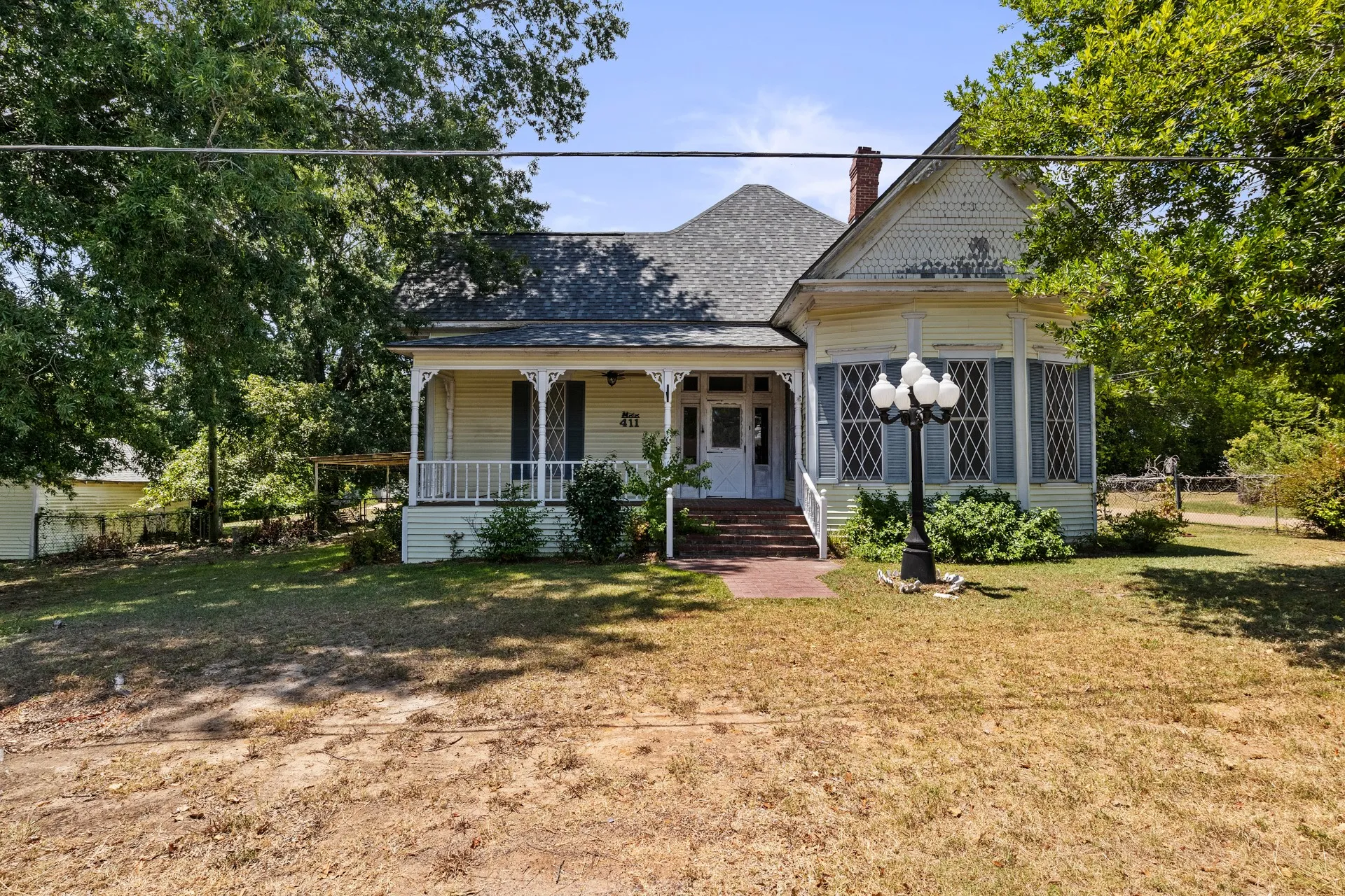 Single Family Residence For Sale in Cass County , 411 ELLIS, Hughes Springs, Texas 75656, 3 Bedroom, 1 Bathroom, Garage spaces, 1,786 Sqft, built in 1955, mls#21388412, Real Estate Agent in Hughes Springs, Homes For Sale in Cass county, Homes For Sale in Hughes Springs, Realtor in Hughes Springs Texas, Real Estate Brokerage Independent Realty Texas, Luminita Cordes Realtor
