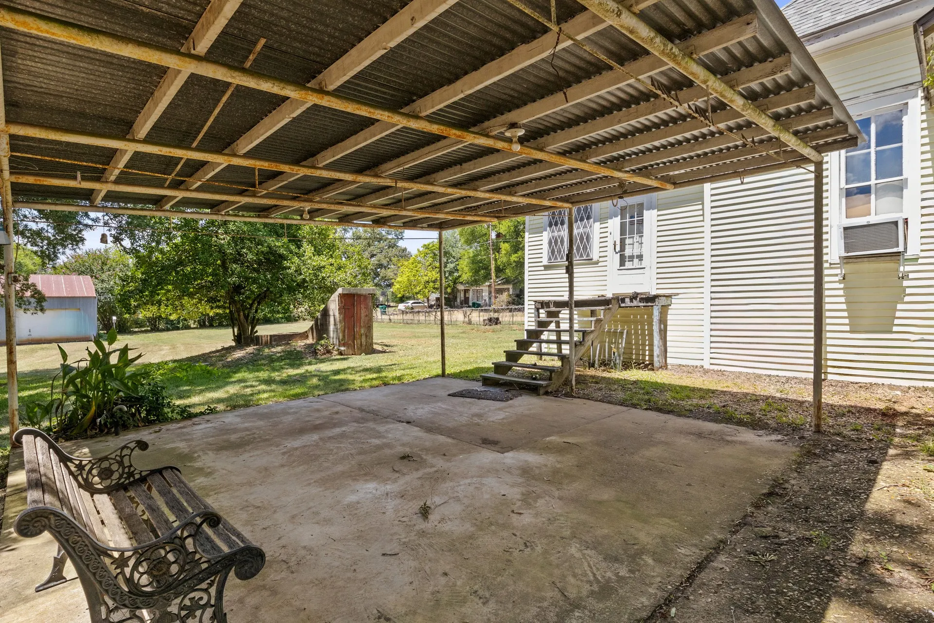 Single Family Residence For Sale in Cass County , 411 ELLIS, Hughes Springs, Texas 75656, 3 Bedroom, 1 Bathroom, Garage spaces, 1,786 Sqft, built in 1955, mls#21388412, Real Estate Agent in Hughes Springs, Homes For Sale in Cass county, Homes For Sale in Hughes Springs, Realtor in Hughes Springs Texas, Real Estate Brokerage Independent Realty Texas, Luminita Cordes Realtor