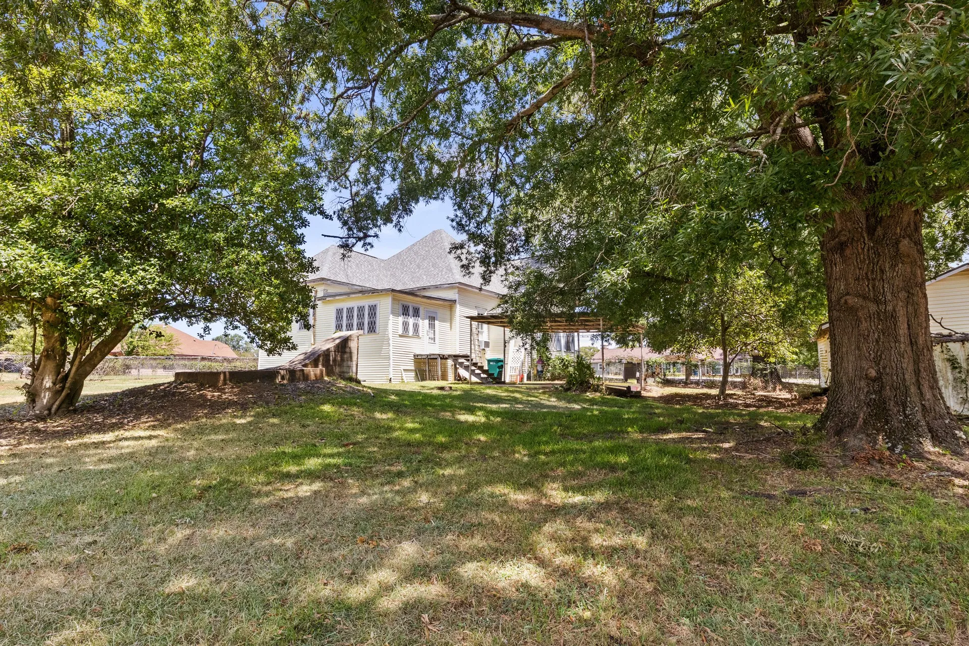 Single Family Residence For Sale in Cass County , 411 ELLIS, Hughes Springs, Texas 75656, 3 Bedroom, 1 Bathroom, Garage spaces, 1,786 Sqft, built in 1955, mls#21388412, Real Estate Agent in Hughes Springs, Homes For Sale in Cass county, Homes For Sale in Hughes Springs, Realtor in Hughes Springs Texas, Real Estate Brokerage Independent Realty Texas, Luminita Cordes Realtor
