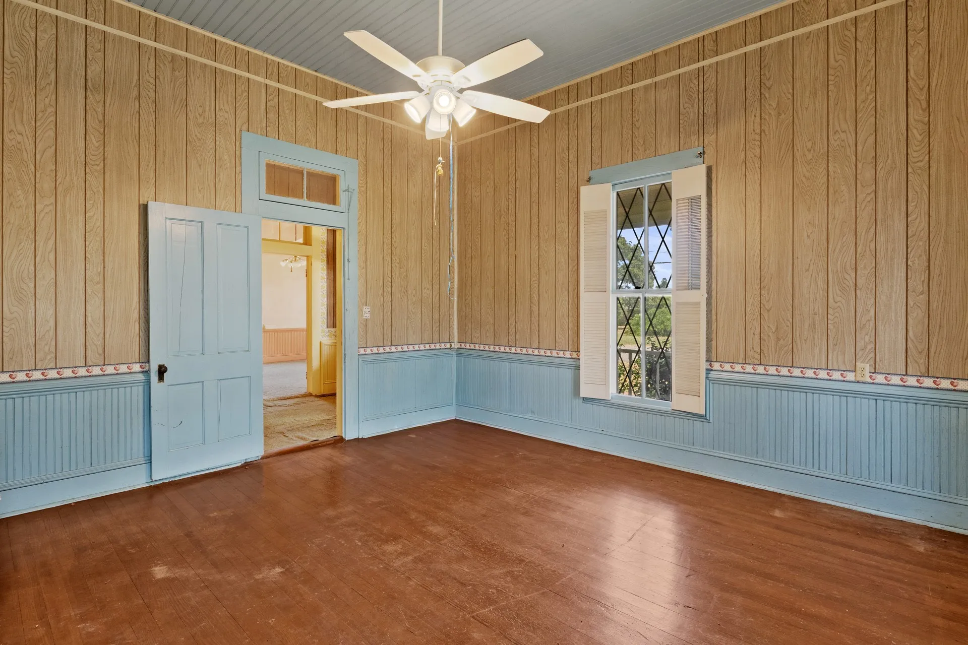 Single Family Residence For Sale in Cass County , 411 ELLIS, Hughes Springs, Texas 75656, 3 Bedroom, 1 Bathroom, Garage spaces, 1,786 Sqft, built in 1955, mls#21388412, Real Estate Agent in Hughes Springs, Homes For Sale in Cass county, Homes For Sale in Hughes Springs, Realtor in Hughes Springs Texas, Real Estate Brokerage Independent Realty Texas, Luminita Cordes Realtor