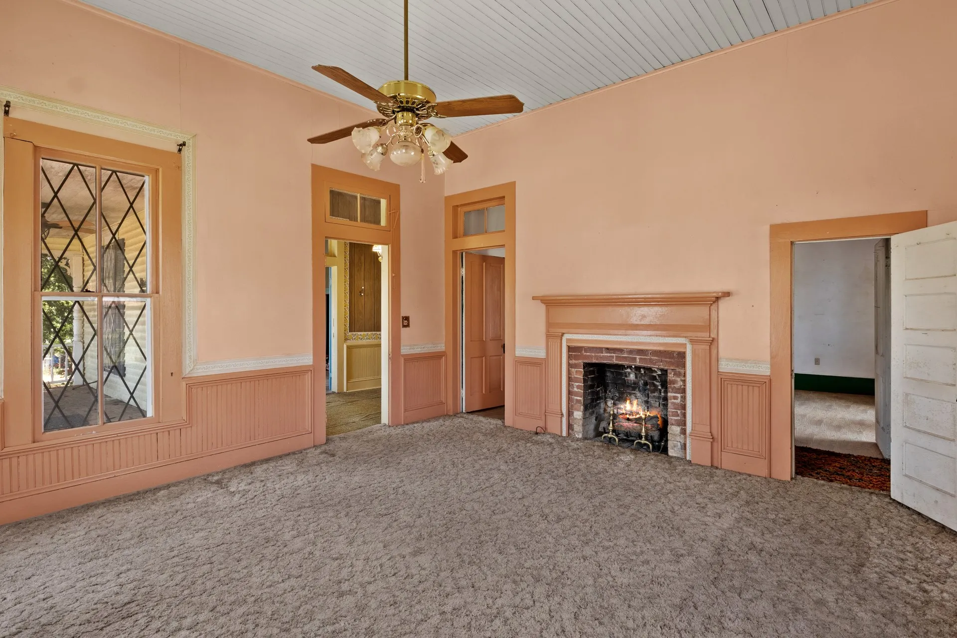 Single Family Residence For Sale in Cass County , 411 ELLIS, Hughes Springs, Texas 75656, 3 Bedroom, 1 Bathroom, Garage spaces, 1,786 Sqft, built in 1955, mls#21388412, Real Estate Agent in Hughes Springs, Homes For Sale in Cass county, Homes For Sale in Hughes Springs, Realtor in Hughes Springs Texas, Real Estate Brokerage Independent Realty Texas, Luminita Cordes Realtor
