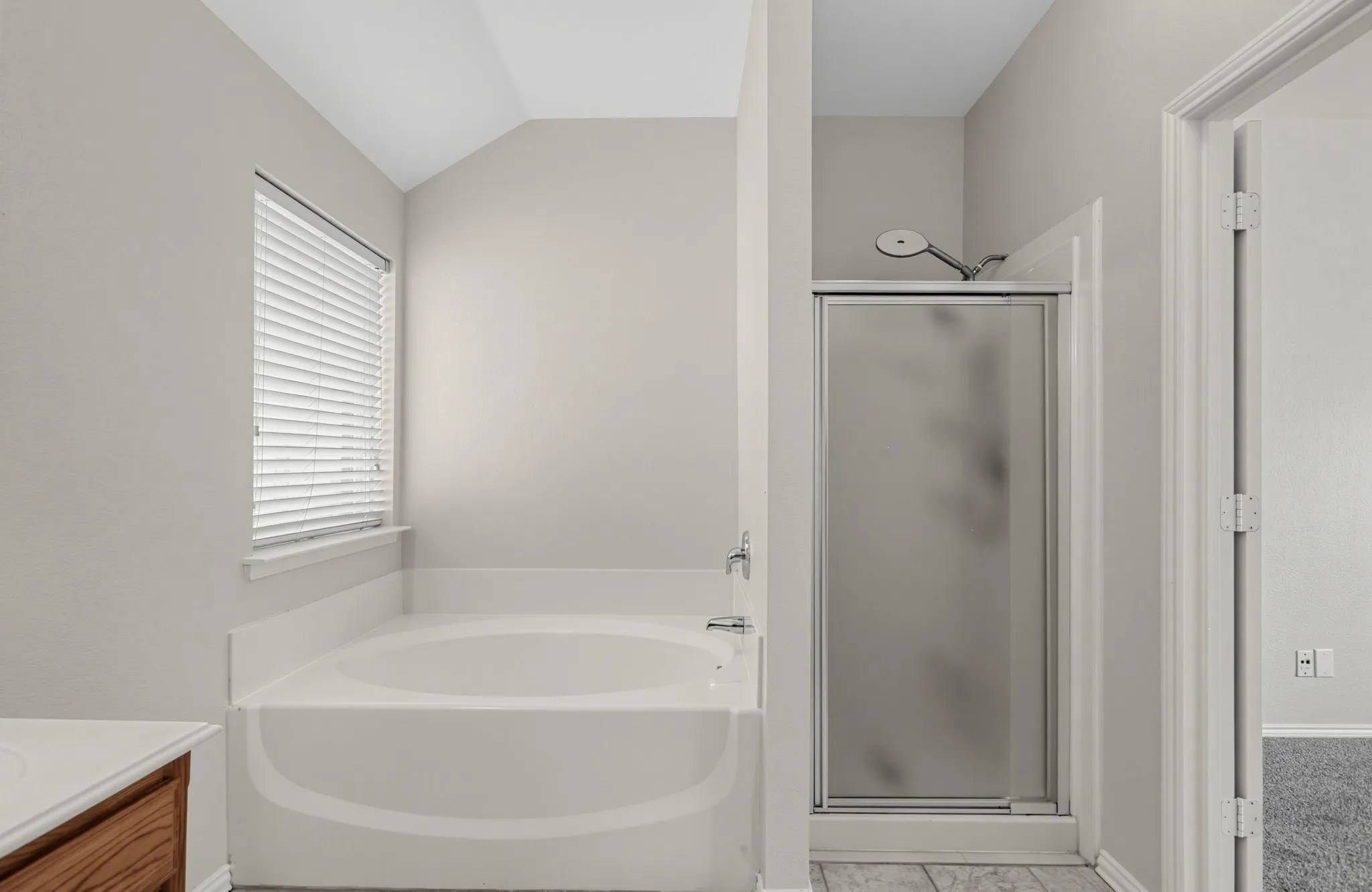 Single Family Residence For Sale in Ellis County , 1655 Wildflower Drive, Waxahachie, Texas 75165, 3 Bedroom, 2 Bathroom, 2 Garage spaces, 1,571 Sqft, built in 2008, mls#21388436, Real Estate Agent in Waxahachie, Homes For Sale in Ellis county, Homes For Sale in Waxahachie, Realtor in Waxahachie Texas, Real Estate Brokerage Independent Realty Texas, Luminita Cordes Realtor