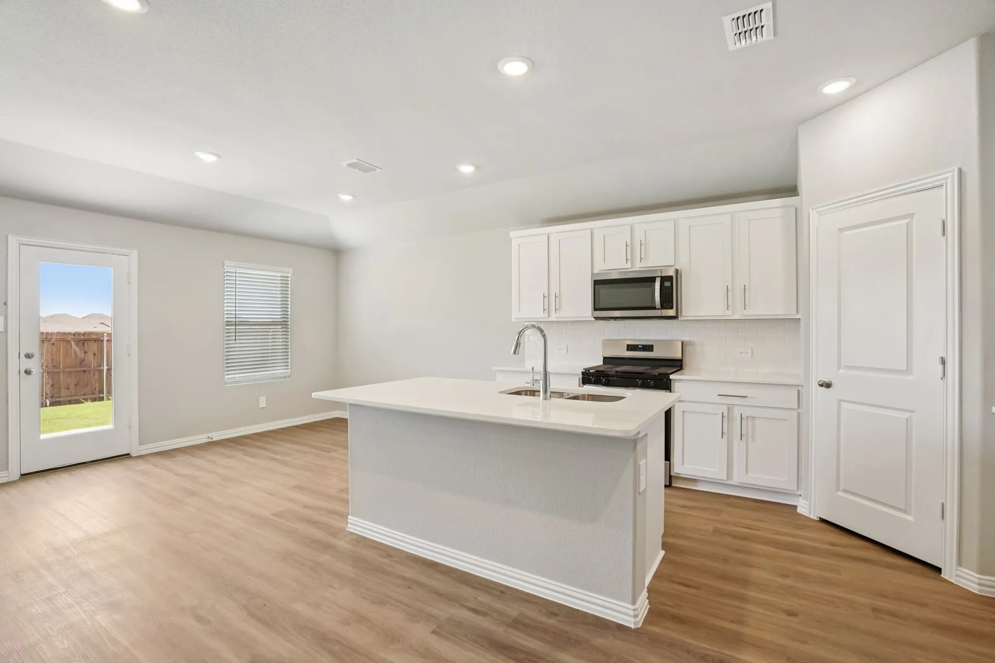 Single Family Residence For Sale in Kaufman County , 1752 Onion Creek Place, Crandall, Texas 75114, 3 Bedroom, 2 Bathroom, 2 Garage spaces, 1,659 Sqft, built in 2026, mls#21387822, Real Estate Agent in Crandall, Homes For Sale in Kaufman county, Homes For Sale in Crandall, Realtor in Crandall Texas, Real Estate Brokerage Independent Realty Texas, Luminita Cordes Realtor