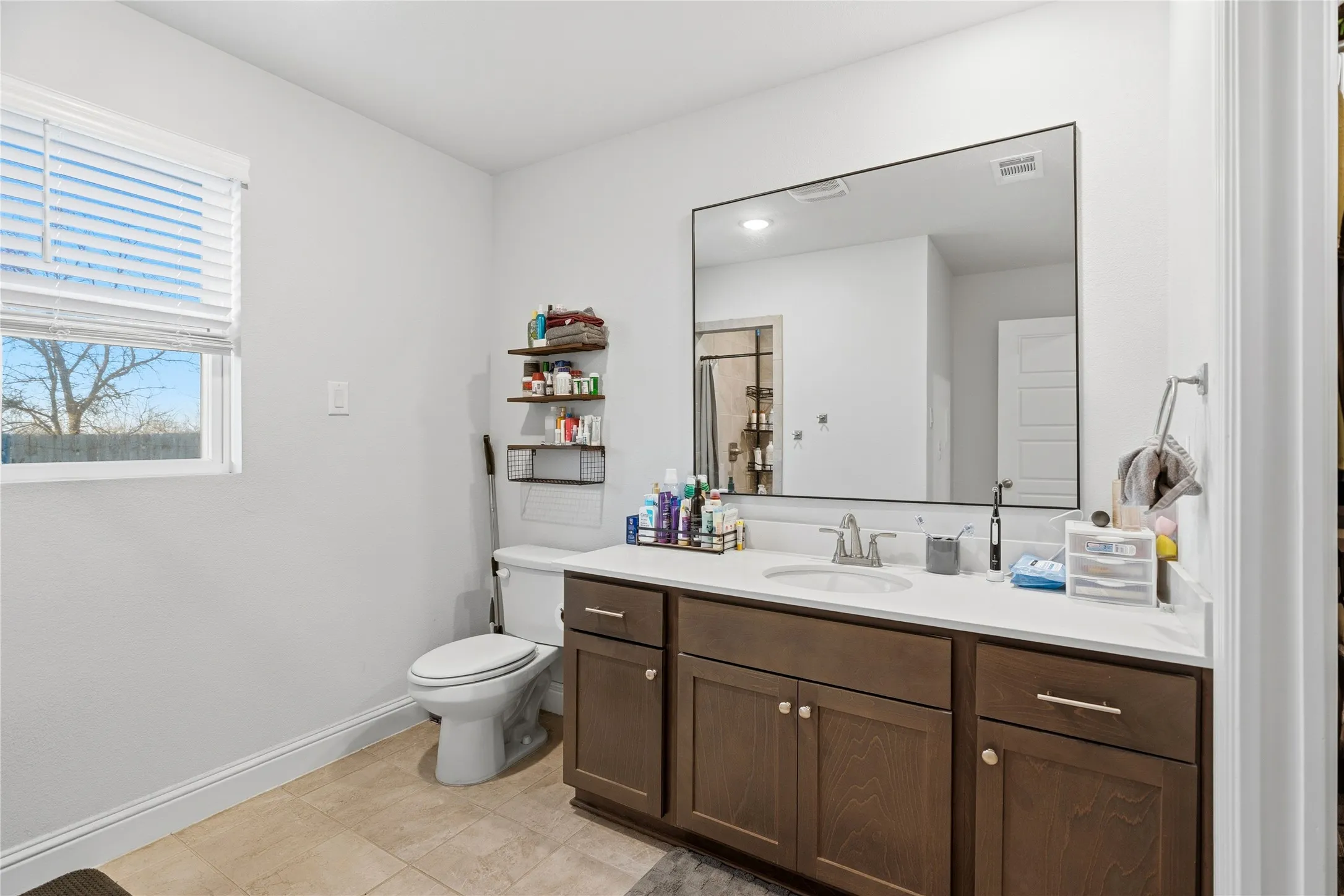 Single Family Residence For Sale in Hill County , 126 Johnson Lane, Hillsboro, Texas 76645, 3 Bedroom, 2 Bathroom, 2 Garage spaces, 1,425 Sqft, built in 2020, mls#21388333, Real Estate Agent in Hillsboro, Homes For Sale in Hill county, Homes For Sale in Hillsboro, Realtor in Hillsboro Texas, Real Estate Brokerage Independent Realty Texas, Luminita Cordes Realtor