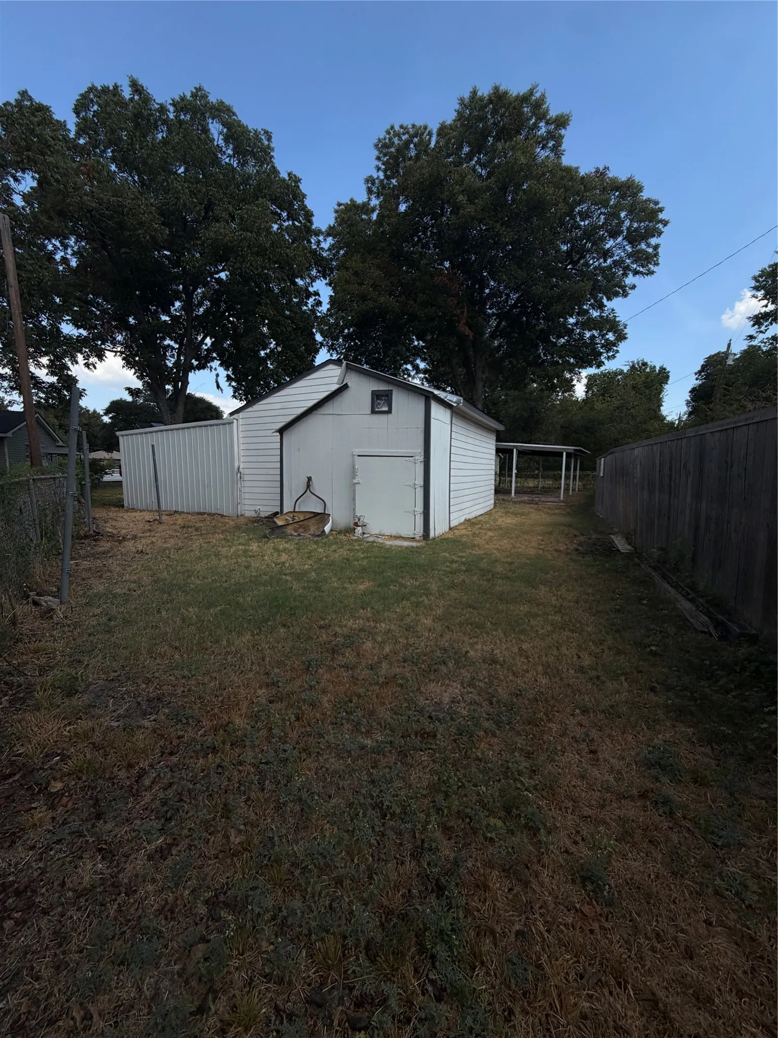 Single Family Residence For Sale in Dallas County , 1324 Dale Drive, Garland, Texas 75041, 3 Bedroom, 1 Bathroom, 3 Garage spaces, 1,008 Sqft, built in 1954, mls#21388445, Real Estate Agent in Garland, Homes For Sale in Dallas county, Homes For Sale in Garland, Realtor in Garland Texas, Real Estate Brokerage Independent Realty Texas, Luminita Cordes Realtor