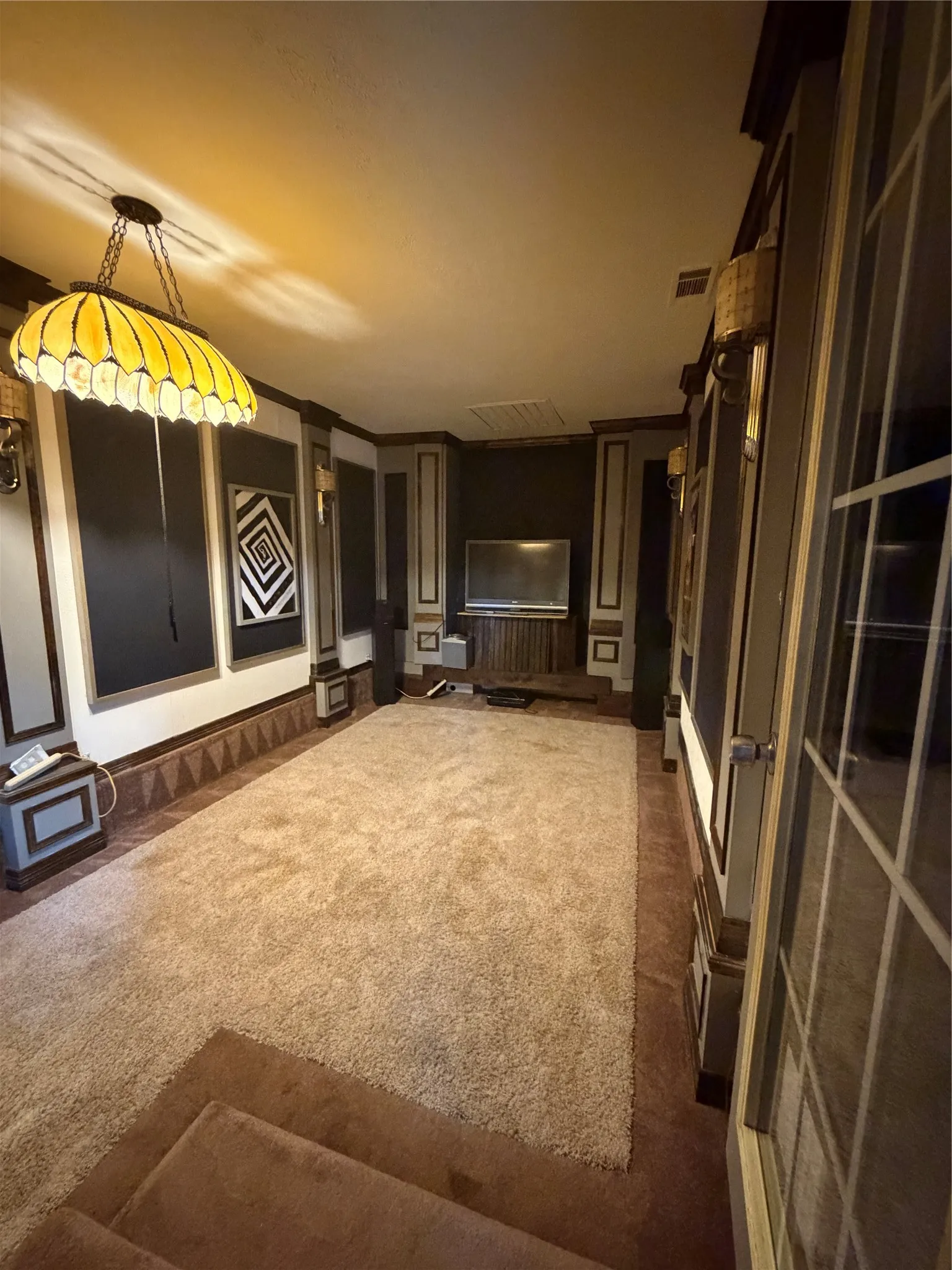 Single Family Residence For Sale in Dallas County , 1324 Dale Drive, Garland, Texas 75041, 3 Bedroom, 1 Bathroom, 3 Garage spaces, 1,008 Sqft, built in 1954, mls#21388445, Real Estate Agent in Garland, Homes For Sale in Dallas county, Homes For Sale in Garland, Realtor in Garland Texas, Real Estate Brokerage Independent Realty Texas, Luminita Cordes Realtor