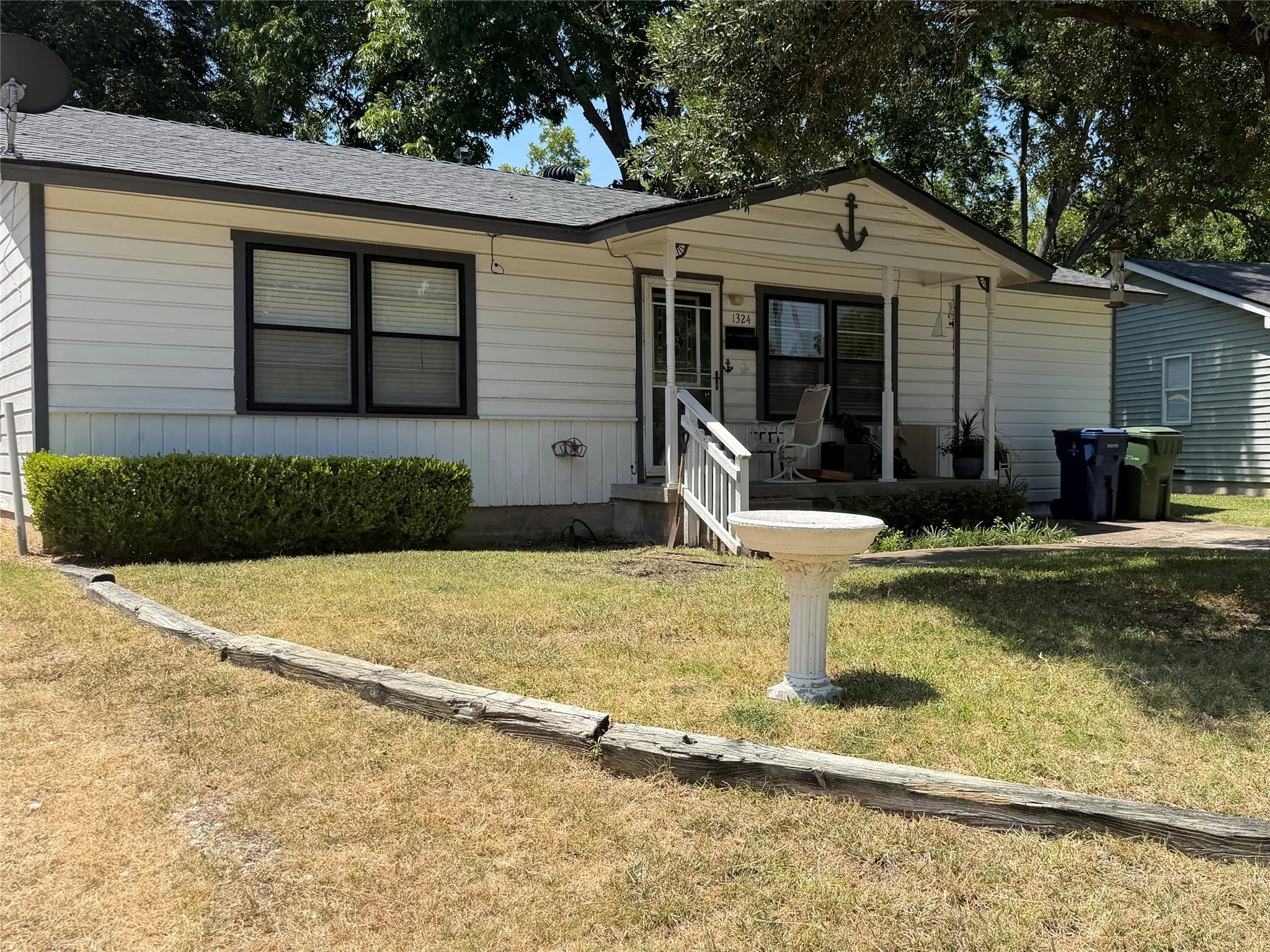 Single Family Residence For Sale in Dallas County , 1324 Dale Drive, Garland, Texas 75041, 3 Bedroom, 1 Bathroom, 3 Garage spaces, 1,008 Sqft, built in 1954, mls#21388445, Real Estate Agent in Garland, Homes For Sale in Dallas county, Homes For Sale in Garland, Realtor in Garland Texas, Real Estate Brokerage Independent Realty Texas, Luminita Cordes Realtor
