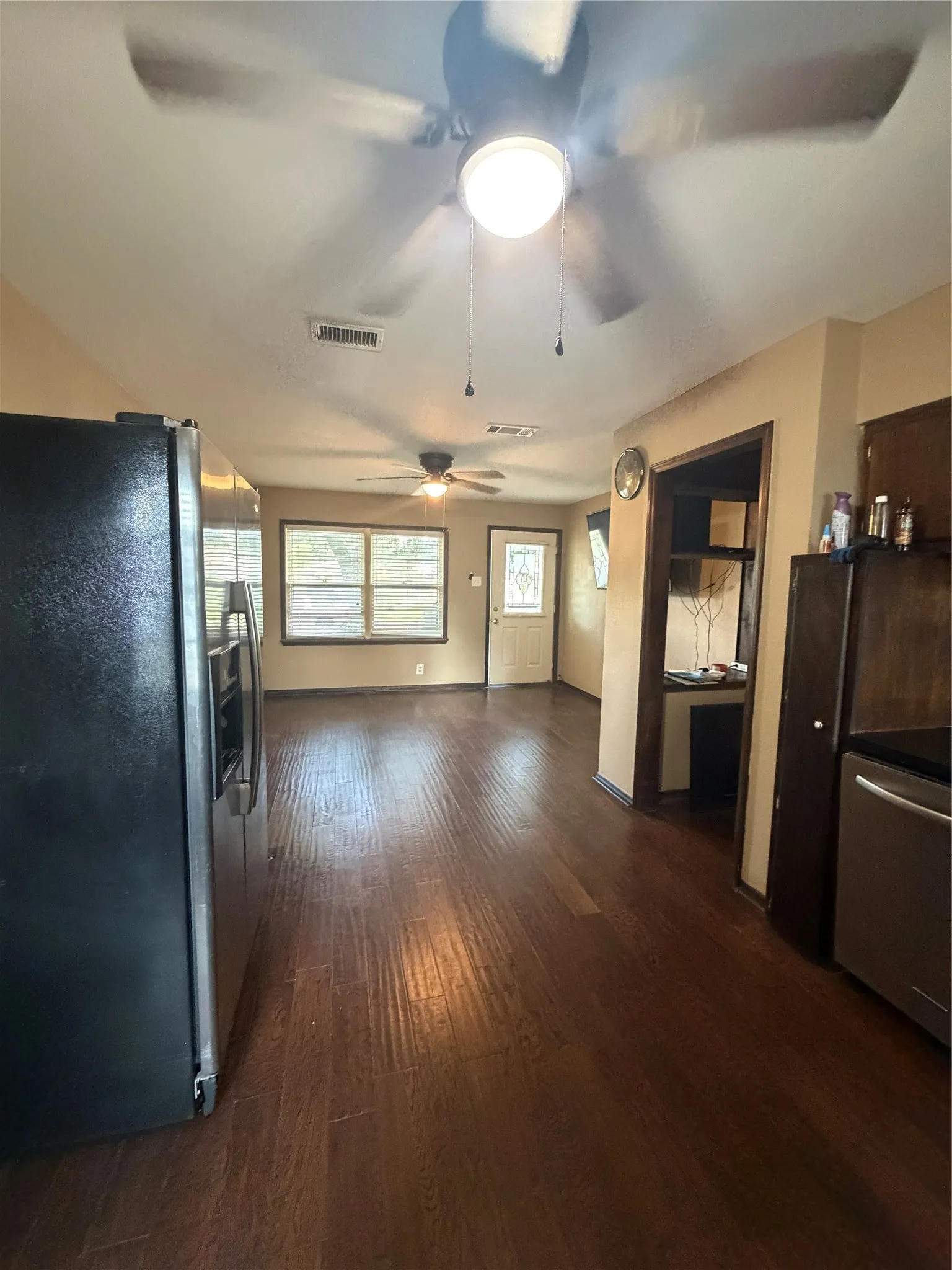 Single Family Residence For Sale in Dallas County , 1324 Dale Drive, Garland, Texas 75041, 3 Bedroom, 1 Bathroom, 3 Garage spaces, 1,008 Sqft, built in 1954, mls#21388445, Real Estate Agent in Garland, Homes For Sale in Dallas county, Homes For Sale in Garland, Realtor in Garland Texas, Real Estate Brokerage Independent Realty Texas, Luminita Cordes Realtor