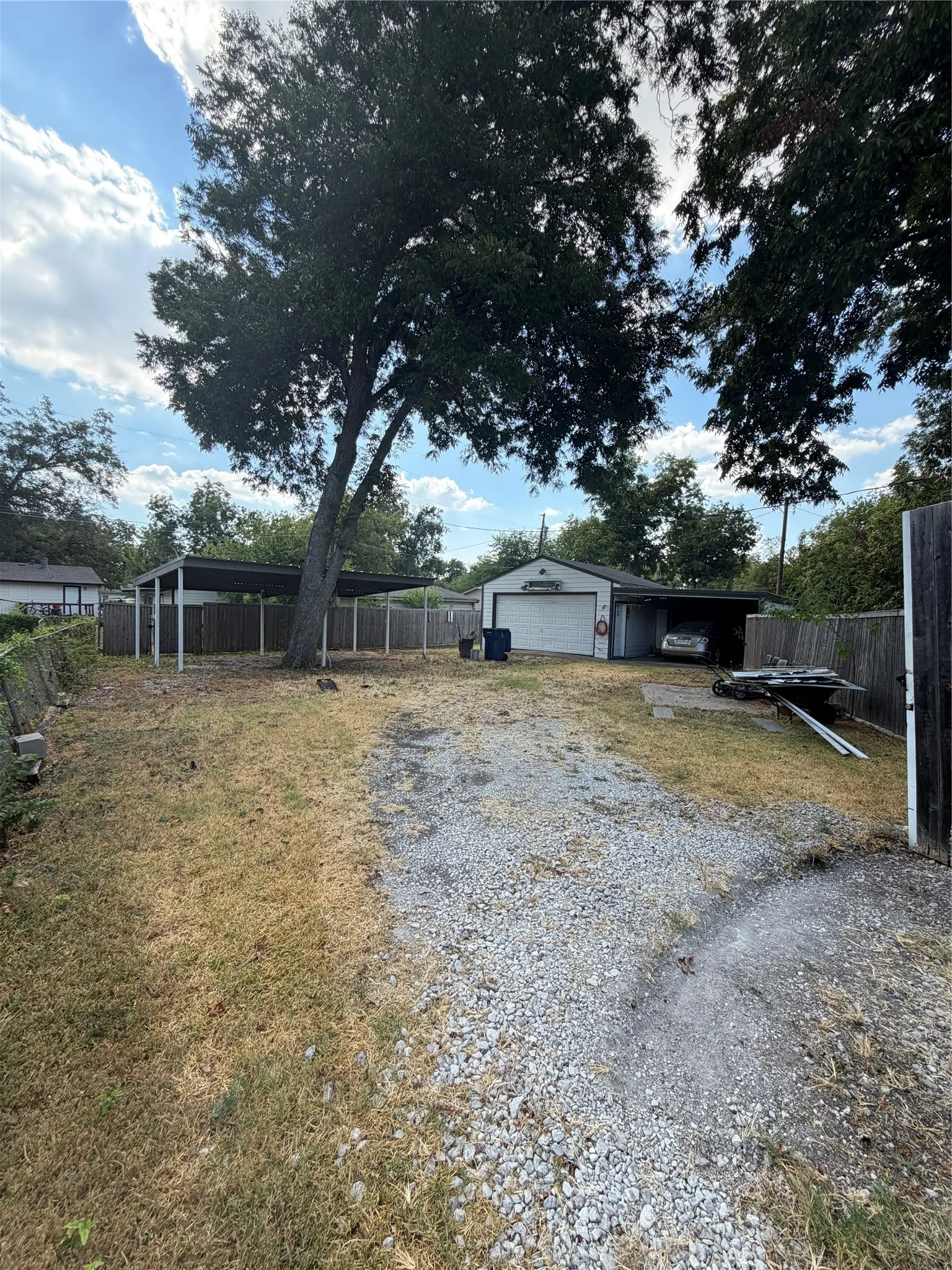 Single Family Residence For Sale in Dallas County , 1324 Dale Drive, Garland, Texas 75041, 3 Bedroom, 1 Bathroom, 3 Garage spaces, 1,008 Sqft, built in 1954, mls#21388445, Real Estate Agent in Garland, Homes For Sale in Dallas county, Homes For Sale in Garland, Realtor in Garland Texas, Real Estate Brokerage Independent Realty Texas, Luminita Cordes Realtor