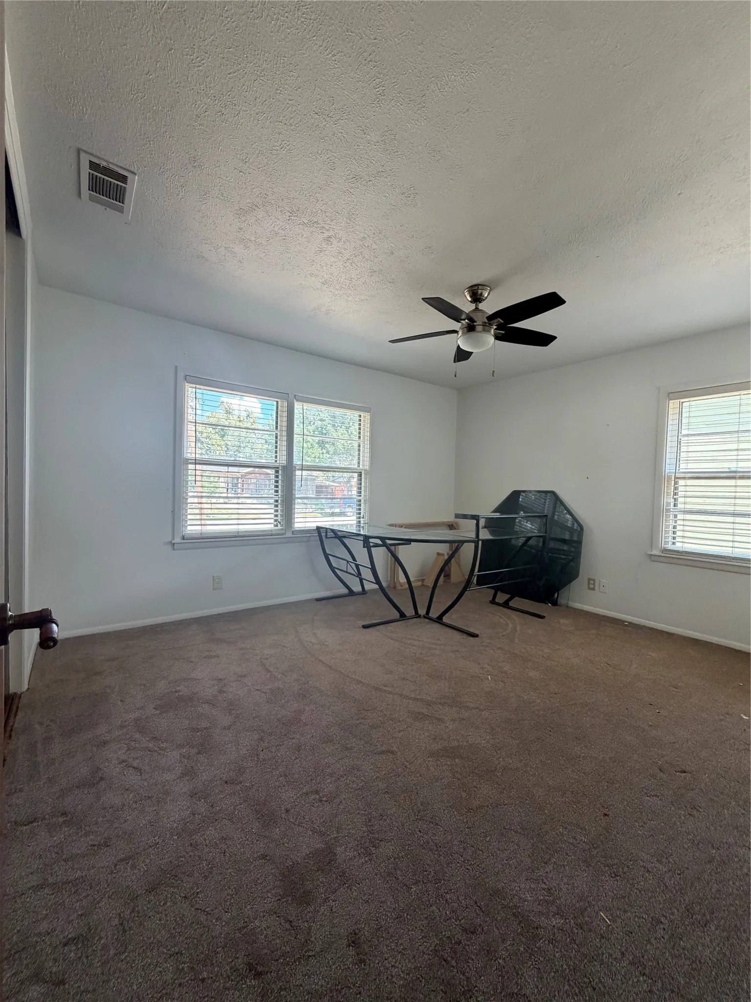 Single Family Residence For Sale in Dallas County , 1324 Dale Drive, Garland, Texas 75041, 3 Bedroom, 1 Bathroom, 3 Garage spaces, 1,008 Sqft, built in 1954, mls#21388445, Real Estate Agent in Garland, Homes For Sale in Dallas county, Homes For Sale in Garland, Realtor in Garland Texas, Real Estate Brokerage Independent Realty Texas, Luminita Cordes Realtor