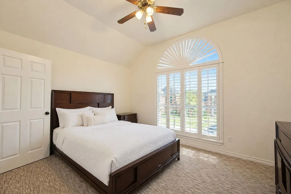 Single Family Residence For Sale in Denton County , 1524 Santa Fe Trail, Carrollton, Texas 75007, 4 Bedroom, 4 Bathroom, 2 Garage spaces, 2,856 Sqft, built in 1993, mls#21384114, Real Estate Agent in Carrollton, Homes For Sale in Denton county, Homes For Sale in Carrollton, Realtor in Carrollton Texas, Real Estate Brokerage Independent Realty Texas, Luminita Cordes Realtor