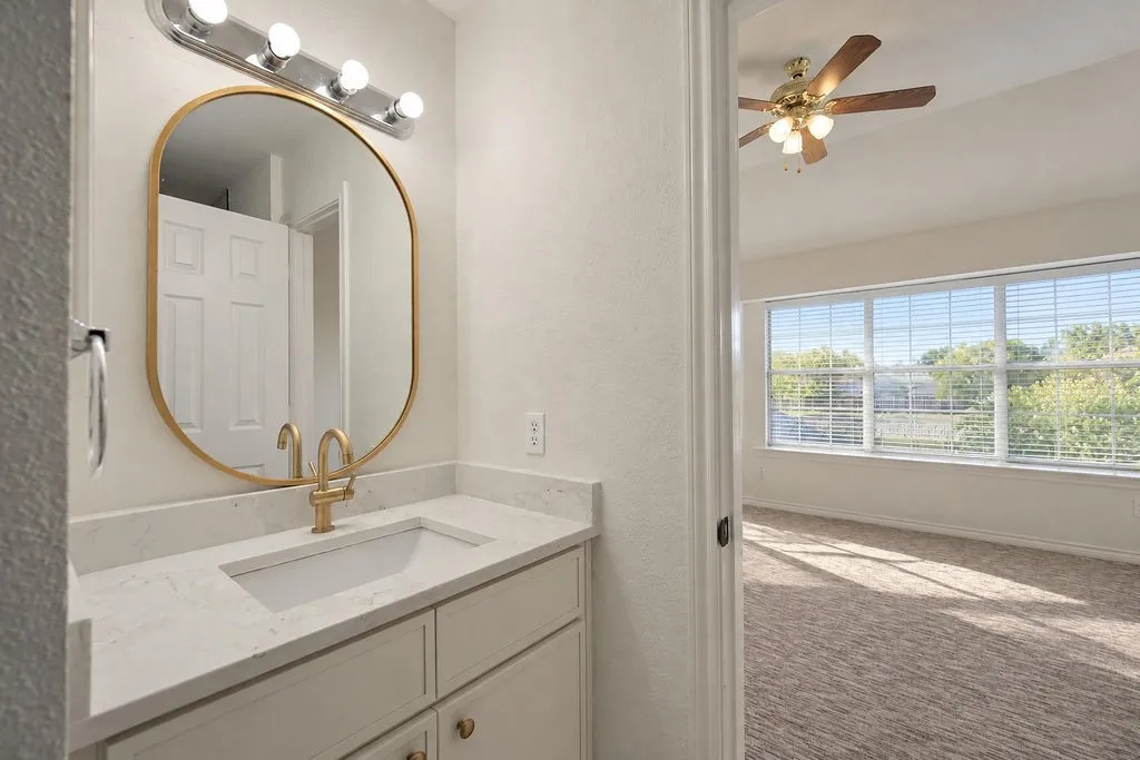 Single Family Residence For Sale in Denton County , 1524 Santa Fe Trail, Carrollton, Texas 75007, 4 Bedroom, 4 Bathroom, 2 Garage spaces, 2,856 Sqft, built in 1993, mls#21384114, Real Estate Agent in Carrollton, Homes For Sale in Denton county, Homes For Sale in Carrollton, Realtor in Carrollton Texas, Real Estate Brokerage Independent Realty Texas, Luminita Cordes Realtor