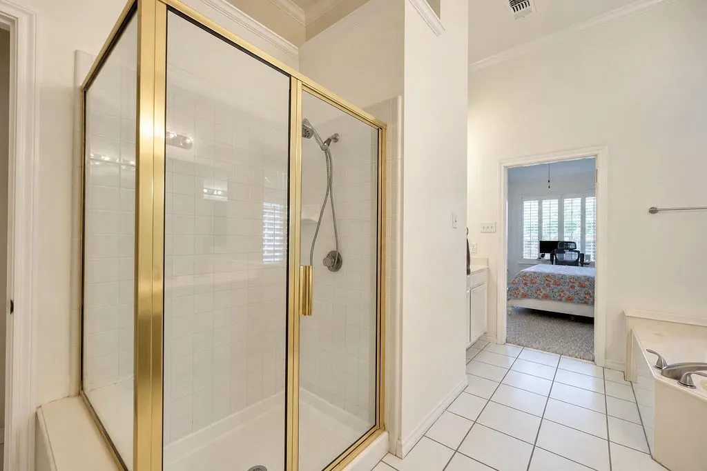 Single Family Residence For Sale in Denton County , 1524 Santa Fe Trail, Carrollton, Texas 75007, 4 Bedroom, 4 Bathroom, 2 Garage spaces, 2,856 Sqft, built in 1993, mls#21384114, Real Estate Agent in Carrollton, Homes For Sale in Denton county, Homes For Sale in Carrollton, Realtor in Carrollton Texas, Real Estate Brokerage Independent Realty Texas, Luminita Cordes Realtor