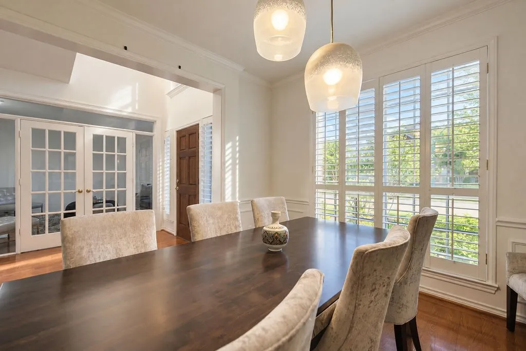 Single Family Residence For Sale in Denton County , 1524 Santa Fe Trail, Carrollton, Texas 75007, 4 Bedroom, 4 Bathroom, 2 Garage spaces, 2,856 Sqft, built in 1993, mls#21384114, Real Estate Agent in Carrollton, Homes For Sale in Denton county, Homes For Sale in Carrollton, Realtor in Carrollton Texas, Real Estate Brokerage Independent Realty Texas, Luminita Cordes Realtor