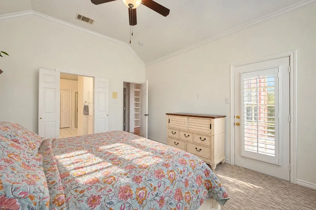 Single Family Residence For Sale in Denton County , 1524 Santa Fe Trail, Carrollton, Texas 75007, 4 Bedroom, 4 Bathroom, 2 Garage spaces, 2,856 Sqft, built in 1993, mls#21384114, Real Estate Agent in Carrollton, Homes For Sale in Denton county, Homes For Sale in Carrollton, Realtor in Carrollton Texas, Real Estate Brokerage Independent Realty Texas, Luminita Cordes Realtor
