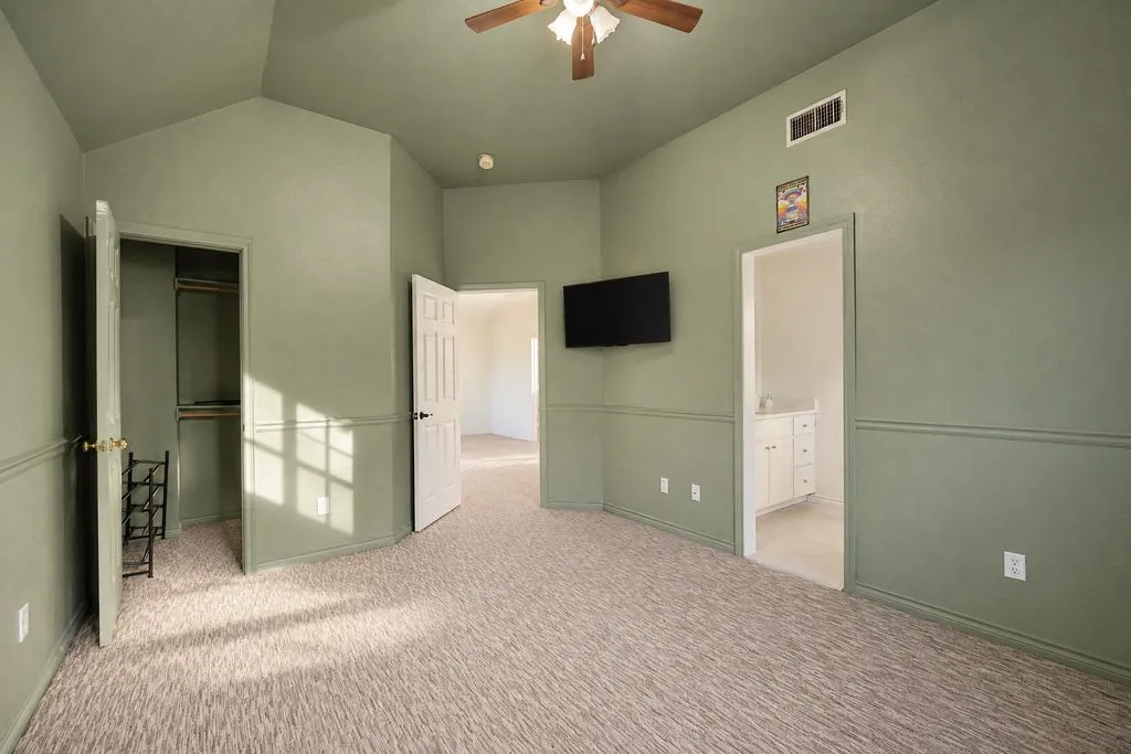 Single Family Residence For Sale in Denton County , 1524 Santa Fe Trail, Carrollton, Texas 75007, 4 Bedroom, 4 Bathroom, 2 Garage spaces, 2,856 Sqft, built in 1993, mls#21384114, Real Estate Agent in Carrollton, Homes For Sale in Denton county, Homes For Sale in Carrollton, Realtor in Carrollton Texas, Real Estate Brokerage Independent Realty Texas, Luminita Cordes Realtor