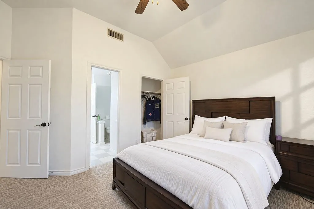 Single Family Residence For Sale in Denton County , 1524 Santa Fe Trail, Carrollton, Texas 75007, 4 Bedroom, 4 Bathroom, 2 Garage spaces, 2,856 Sqft, built in 1993, mls#21384114, Real Estate Agent in Carrollton, Homes For Sale in Denton county, Homes For Sale in Carrollton, Realtor in Carrollton Texas, Real Estate Brokerage Independent Realty Texas, Luminita Cordes Realtor