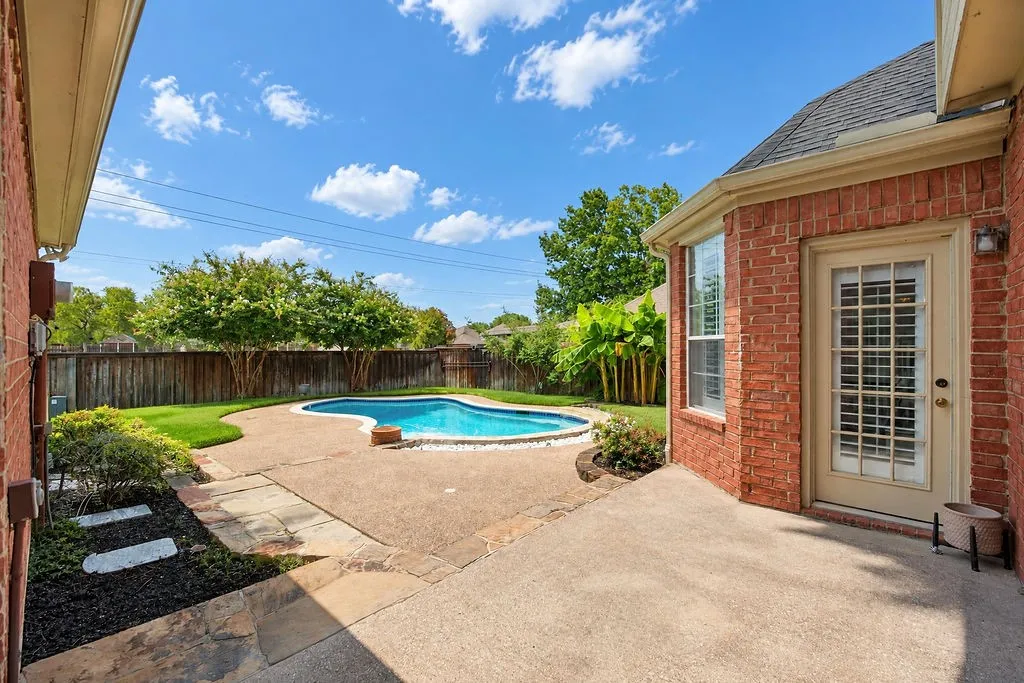 Single Family Residence For Sale in Denton County , 1524 Santa Fe Trail, Carrollton, Texas 75007, 4 Bedroom, 4 Bathroom, 2 Garage spaces, 2,856 Sqft, built in 1993, mls#21384114, Real Estate Agent in Carrollton, Homes For Sale in Denton county, Homes For Sale in Carrollton, Realtor in Carrollton Texas, Real Estate Brokerage Independent Realty Texas, Luminita Cordes Realtor