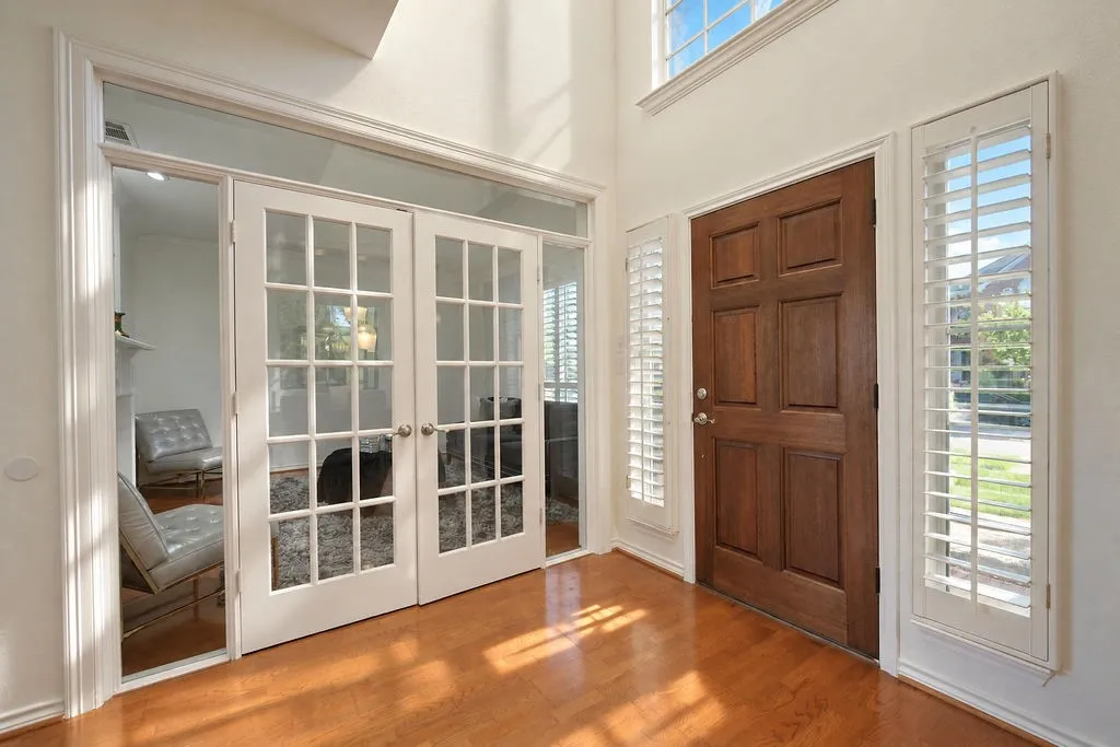 Single Family Residence For Sale in Denton County , 1524 Santa Fe Trail, Carrollton, Texas 75007, 4 Bedroom, 4 Bathroom, 2 Garage spaces, 2,856 Sqft, built in 1993, mls#21384114, Real Estate Agent in Carrollton, Homes For Sale in Denton county, Homes For Sale in Carrollton, Realtor in Carrollton Texas, Real Estate Brokerage Independent Realty Texas, Luminita Cordes Realtor