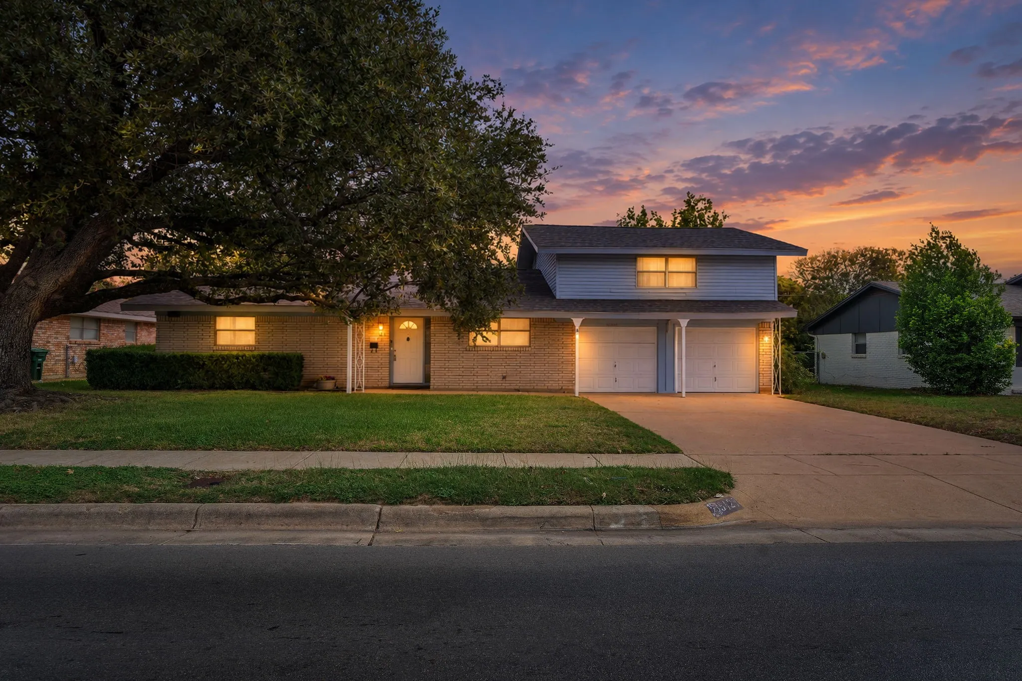 Single Family Residence For Sale in Tarrant County , 5629 Woodway, Fort Worth, Texas 76133, 3 Bedroom, 2 Bathroom, 2 Garage spaces, 1,826 Sqft, built in 1964, mls#21388371, Real Estate Agent in Fort Worth, Homes For Sale in Tarrant county, Homes For Sale in Fort Worth, Realtor in Fort Worth Texas, Real Estate Brokerage Independent Realty Texas, Luminita Cordes Realtor