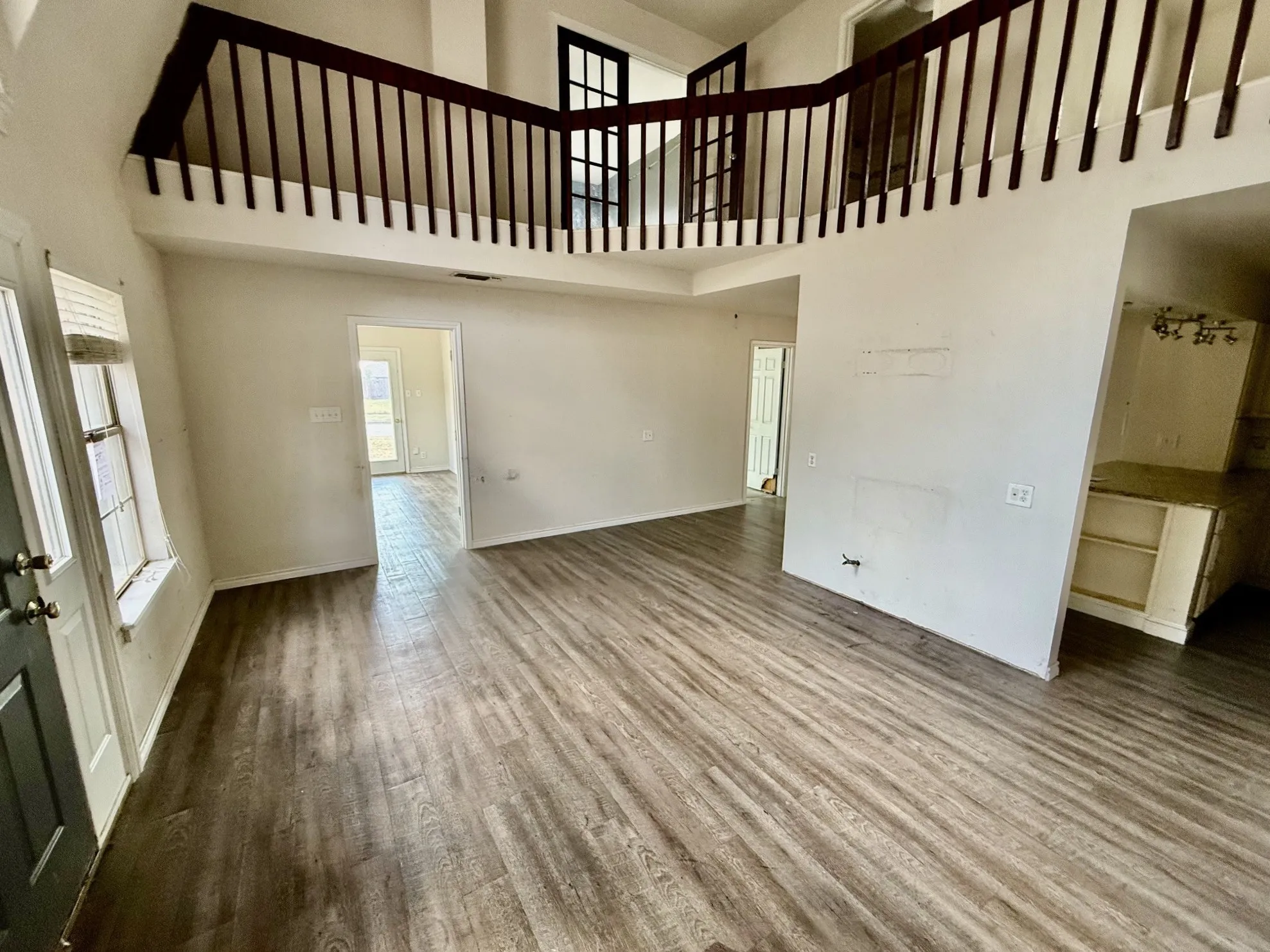 Single Family Residence For Sale in Johnson County , 312 S Mockingbird Lane, Keene, Texas 76059, 3 Bedroom, 3 Bathroom, 1 Garage spaces, 2,153 Sqft, built in 1992, mls#21388370, Real Estate Agent in Keene, Homes For Sale in Johnson county, Homes For Sale in Keene, Realtor in Keene Texas, Real Estate Brokerage Independent Realty Texas, Luminita Cordes Realtor