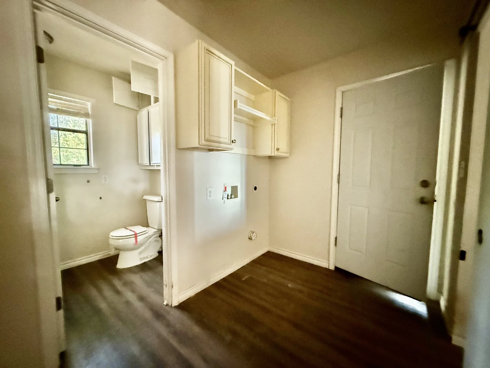 Single Family Residence For Sale in Johnson County , 312 S Mockingbird Lane, Keene, Texas 76059, 3 Bedroom, 3 Bathroom, 1 Garage spaces, 2,153 Sqft, built in 1992, mls#21388370, Real Estate Agent in Keene, Homes For Sale in Johnson county, Homes For Sale in Keene, Realtor in Keene Texas, Real Estate Brokerage Independent Realty Texas, Luminita Cordes Realtor
