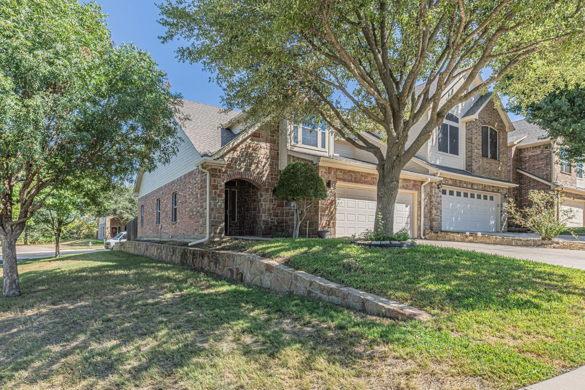 Townhouse For Sale in Wise County , 346 Emma Call Court, Decatur, Texas 76234, 2 Bedroom, 3 Bathroom, 2 Garage spaces, 1,578 Sqft, built in 2008, mls#21386814, Real Estate Agent in Decatur, Homes For Sale in Wise county, Homes For Sale in Decatur, Realtor in Decatur Texas, Real Estate Brokerage Independent Realty Texas, Luminita Cordes Realtor