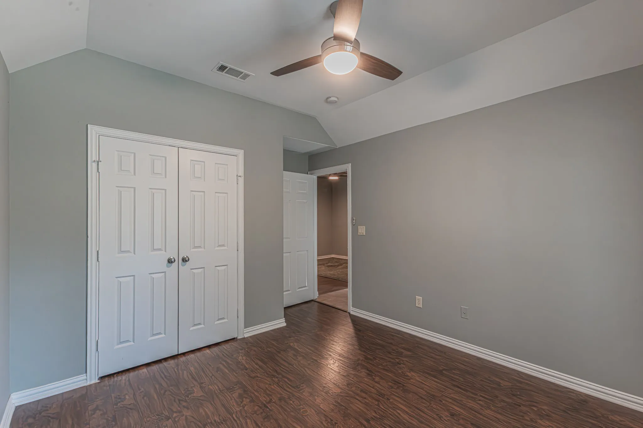 Townhouse For Sale in Wise County , 346 Emma Call Court, Decatur, Texas 76234, 2 Bedroom, 3 Bathroom, 2 Garage spaces, 1,578 Sqft, built in 2008, mls#21386814, Real Estate Agent in Decatur, Homes For Sale in Wise county, Homes For Sale in Decatur, Realtor in Decatur Texas, Real Estate Brokerage Independent Realty Texas, Luminita Cordes Realtor