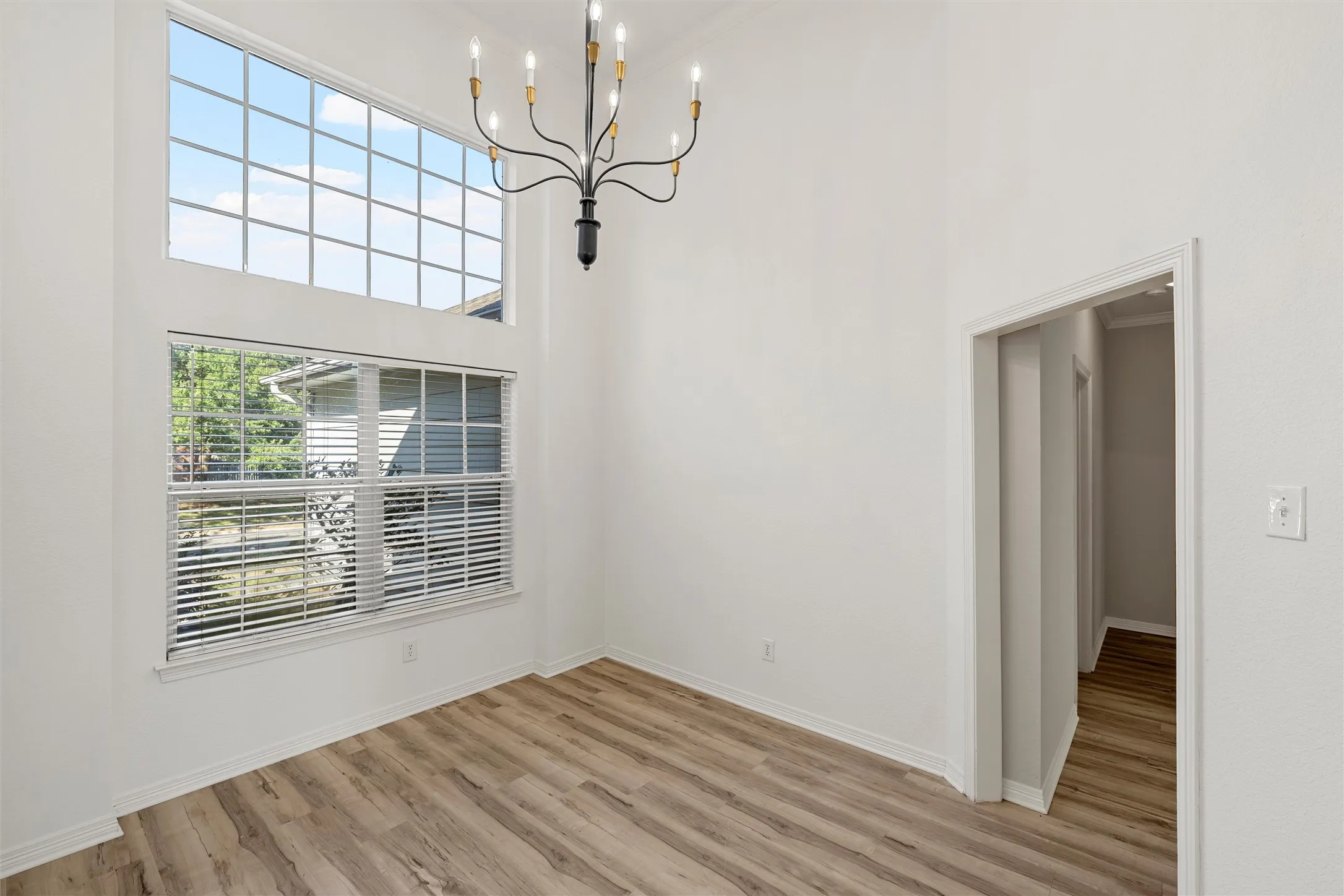 Single Family Residence For Sale in Mc Lennan County , 10100 Seville Court, Waco, Texas 76708, 3 Bedroom, 2 Bathroom, 2 Garage spaces, 1,651 Sqft, built in 2004, mls#21388216, Real Estate Agent in Waco, Homes For Sale in Mc Lennan county, Homes For Sale in Waco, Realtor in Waco Texas, Real Estate Brokerage Independent Realty Texas, Luminita Cordes Realtor