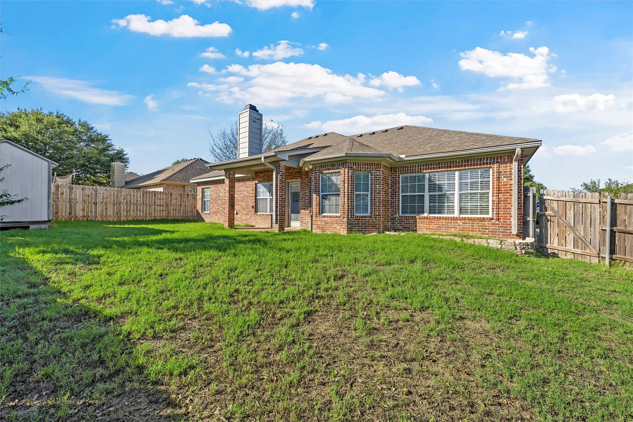 Single Family Residence For Sale in Mc Lennan County , 10100 Seville Court, Waco, Texas 76708, 3 Bedroom, 2 Bathroom, 2 Garage spaces, 1,651 Sqft, built in 2004, mls#21388216, Real Estate Agent in Waco, Homes For Sale in Mc Lennan county, Homes For Sale in Waco, Realtor in Waco Texas, Real Estate Brokerage Independent Realty Texas, Luminita Cordes Realtor