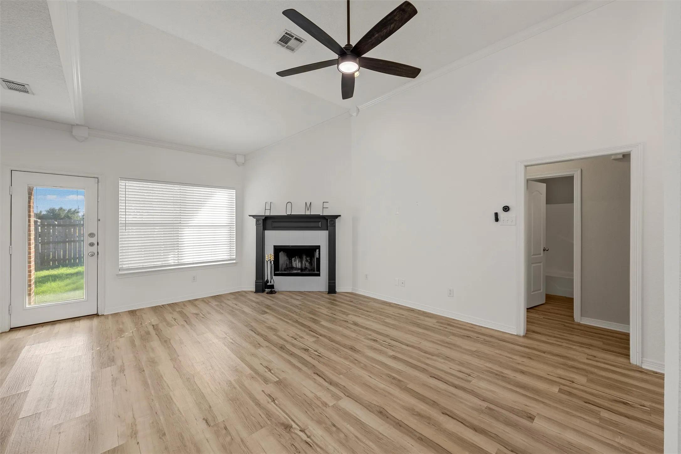 Single Family Residence For Sale in Mc Lennan County , 10100 Seville Court, Waco, Texas 76708, 3 Bedroom, 2 Bathroom, 2 Garage spaces, 1,651 Sqft, built in 2004, mls#21388216, Real Estate Agent in Waco, Homes For Sale in Mc Lennan county, Homes For Sale in Waco, Realtor in Waco Texas, Real Estate Brokerage Independent Realty Texas, Luminita Cordes Realtor