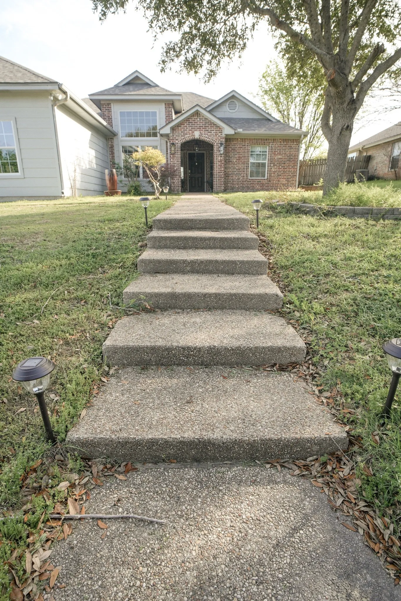 Single Family Residence For Sale in Mc Lennan County , 10100 Seville Court, Waco, Texas 76708, 3 Bedroom, 2 Bathroom, 2 Garage spaces, 1,651 Sqft, built in 2004, mls#21388216, Real Estate Agent in Waco, Homes For Sale in Mc Lennan county, Homes For Sale in Waco, Realtor in Waco Texas, Real Estate Brokerage Independent Realty Texas, Luminita Cordes Realtor